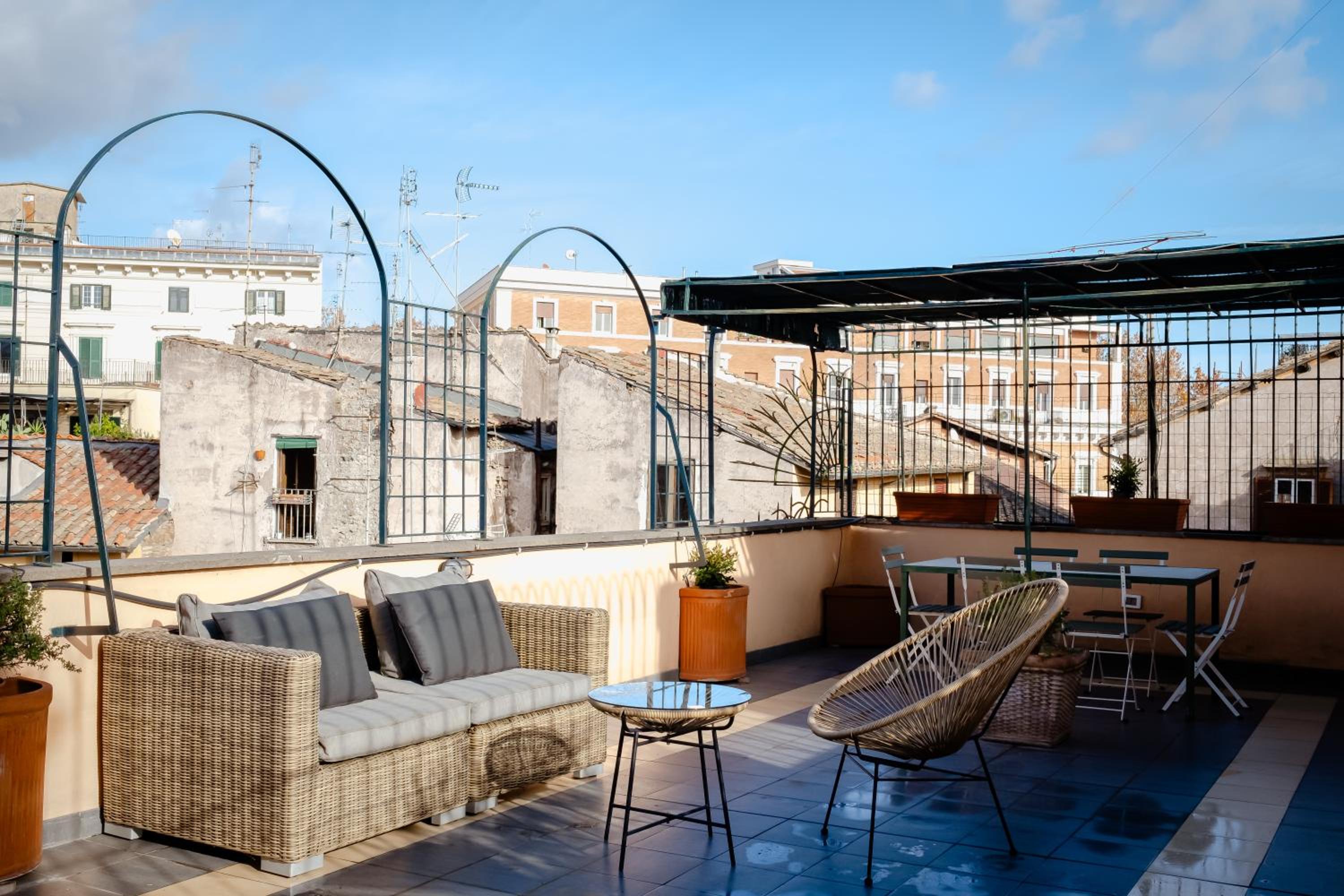 Amazing apartments with terrace or rooftop in Trastevere
