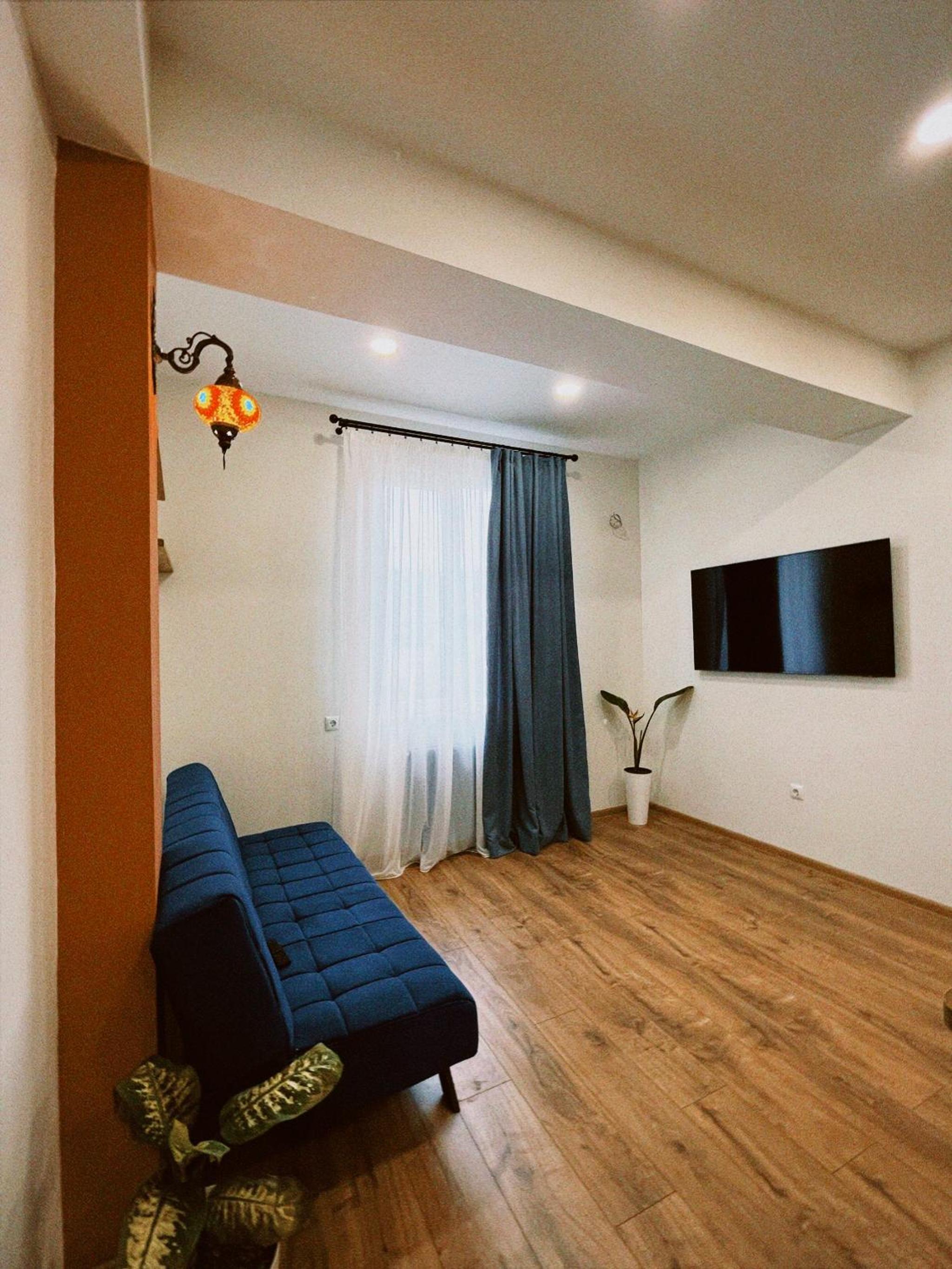 Apartment-Hale