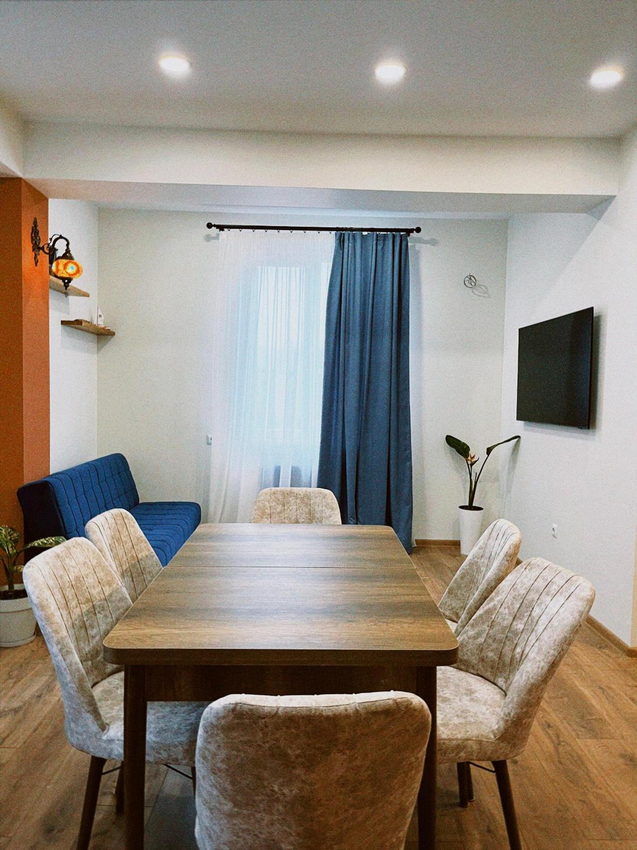 Apartment-Hale