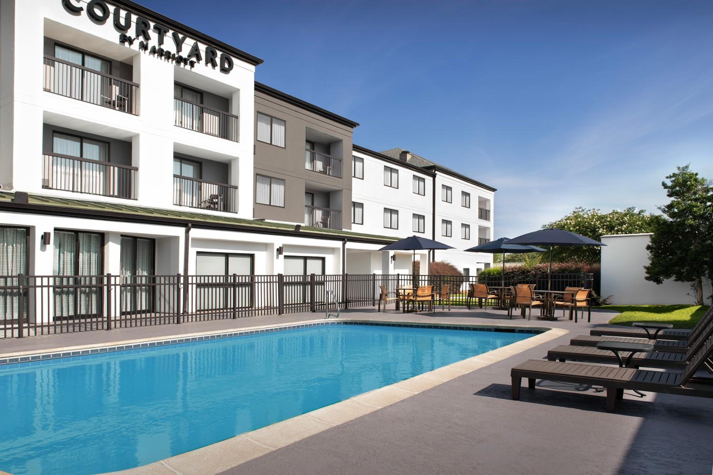 Hattiesburg Vacations - Courtyard by Marriott Hattiesburg - Property Image 4