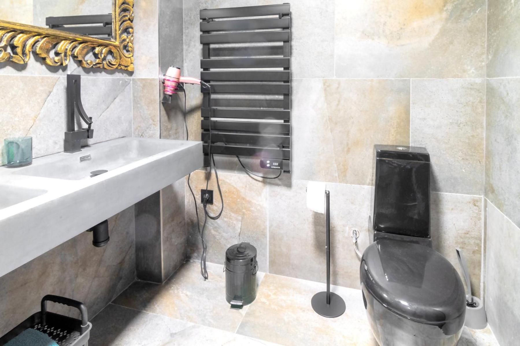 Black House- Sorprendente casa estilo industrial