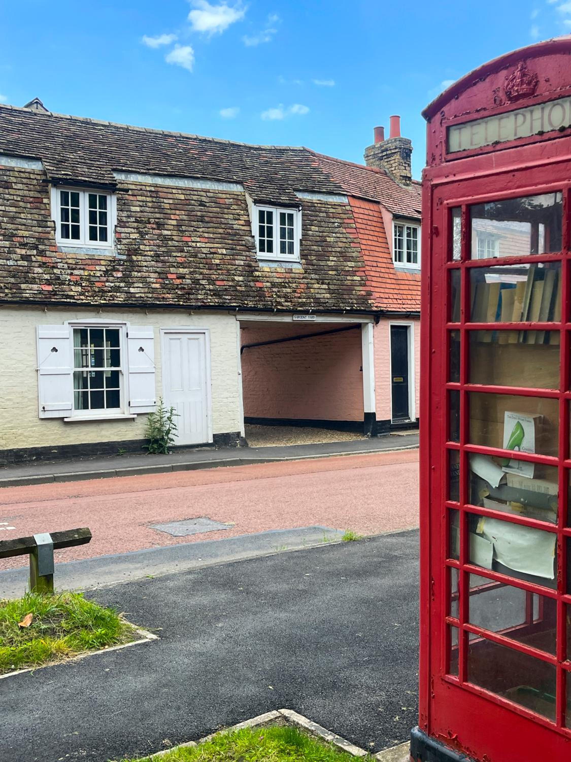 Cosy Courtyard Cottage sleeps 4 with Log Burner, close to Cambridge view 3