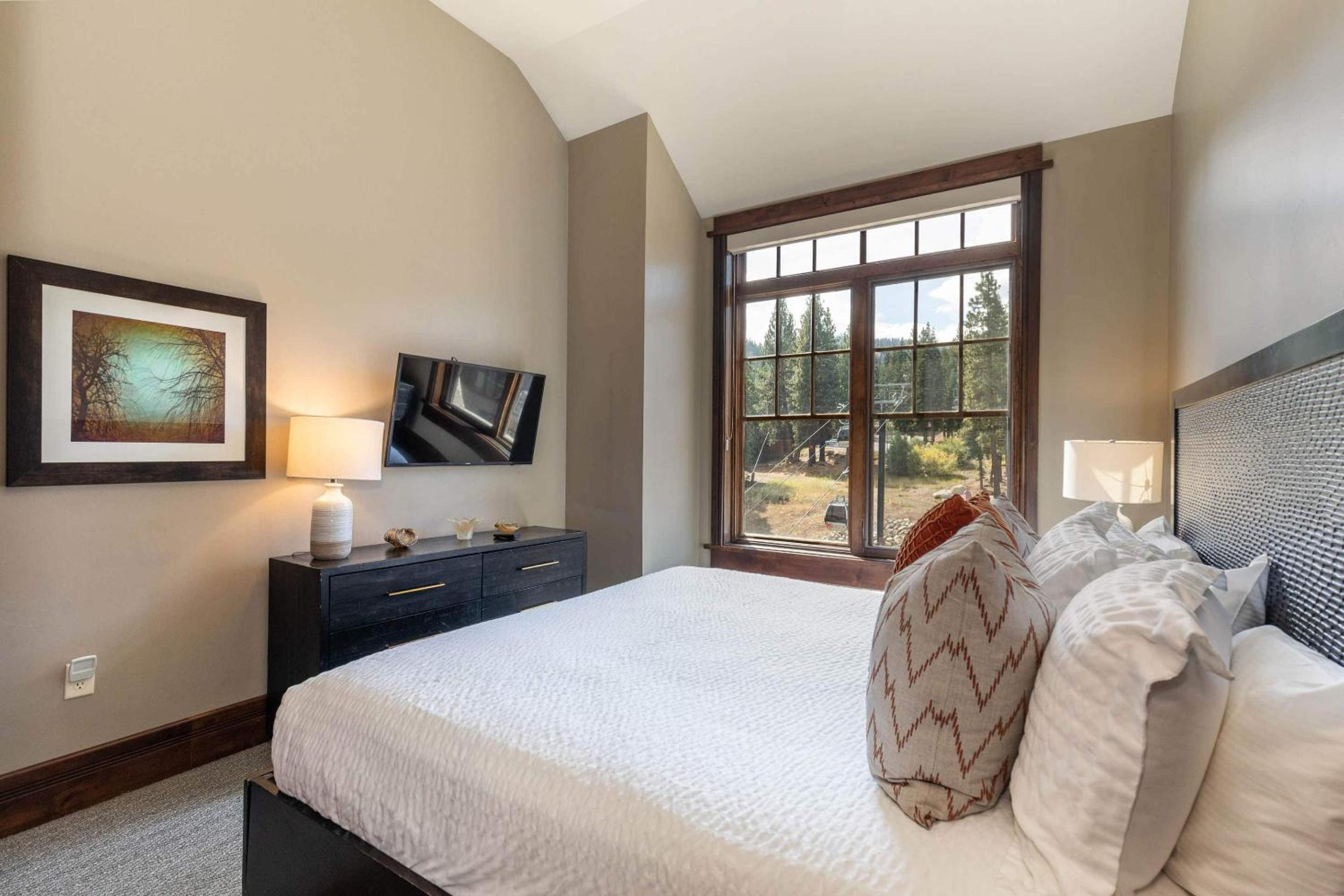 Lake Tahoe Vacations - One Village Place 508 by East West Hospitality - Property Image 9