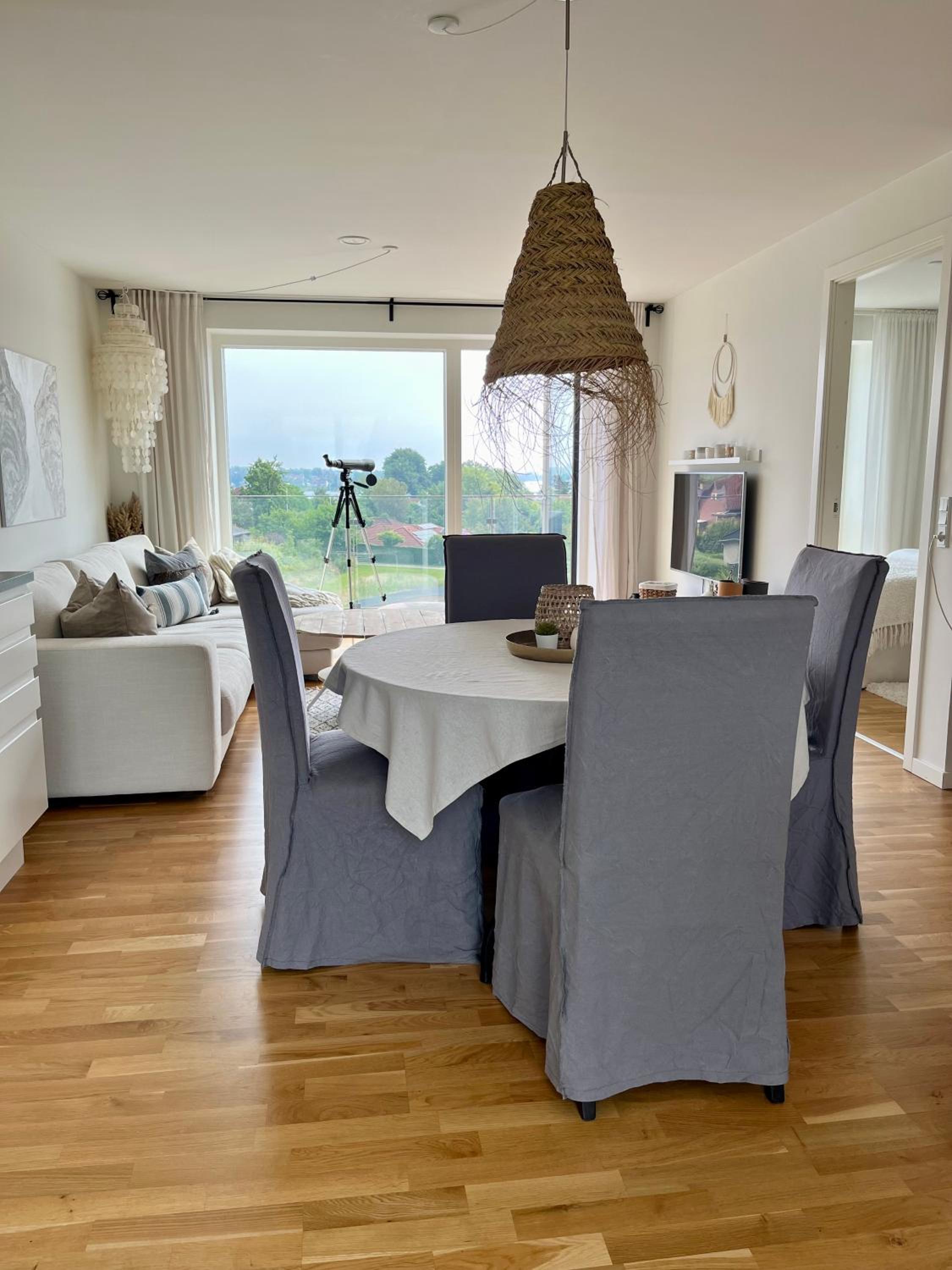 Holiday apartment with ocean view