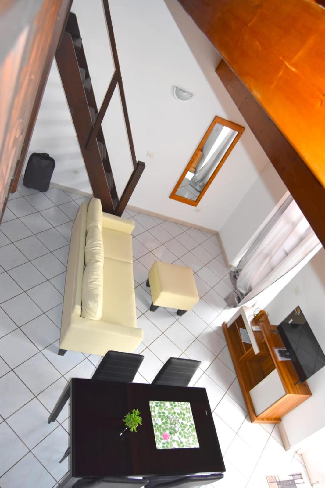 Santa Maria Homely Flat