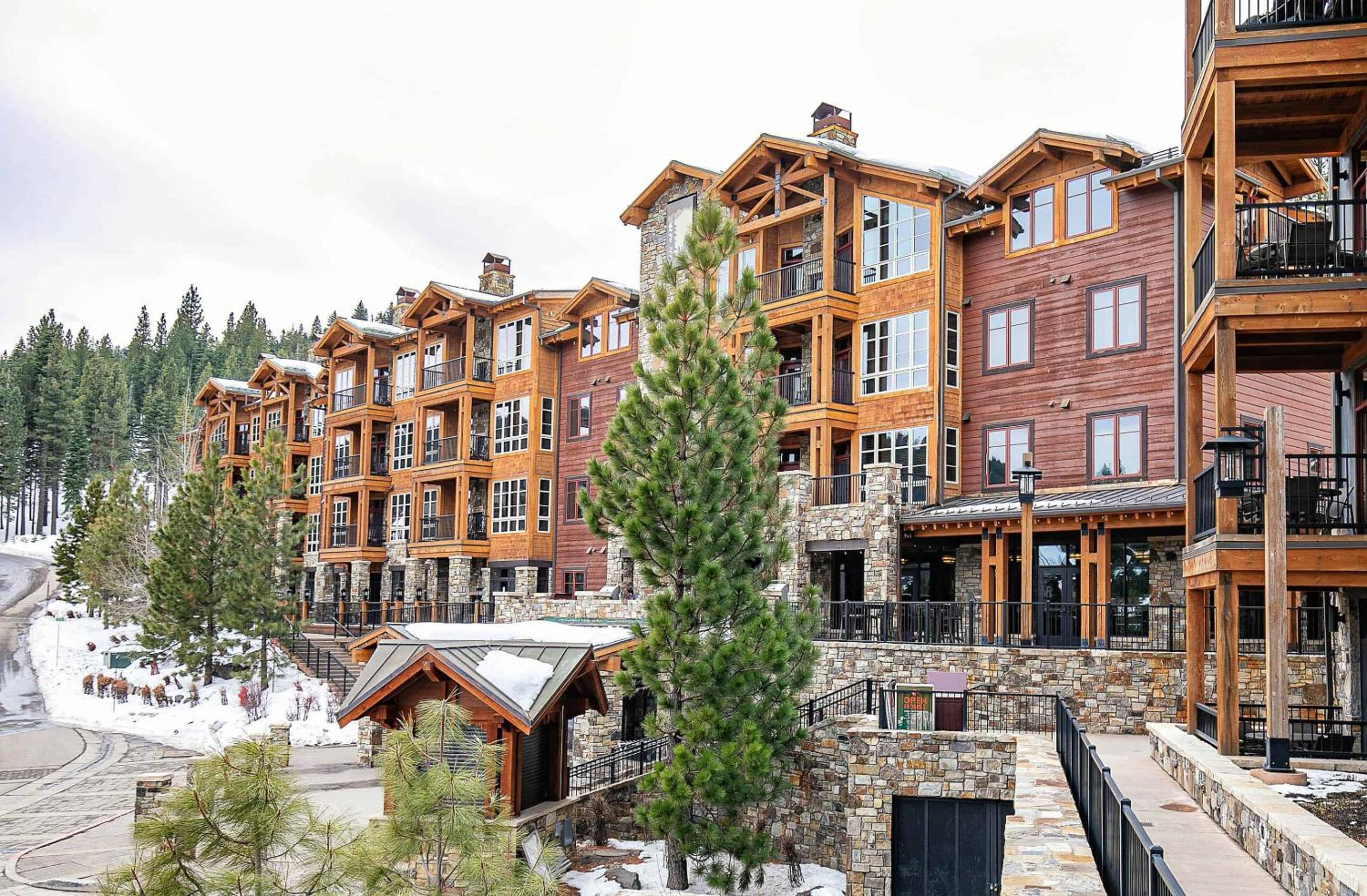 Ski Trails 4119 by East West Hospitality view 5