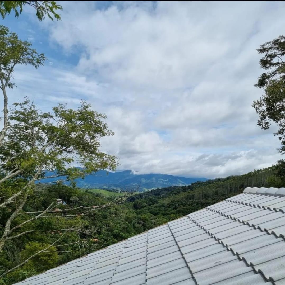 Casa de Campo aconchegante, com lareira interna