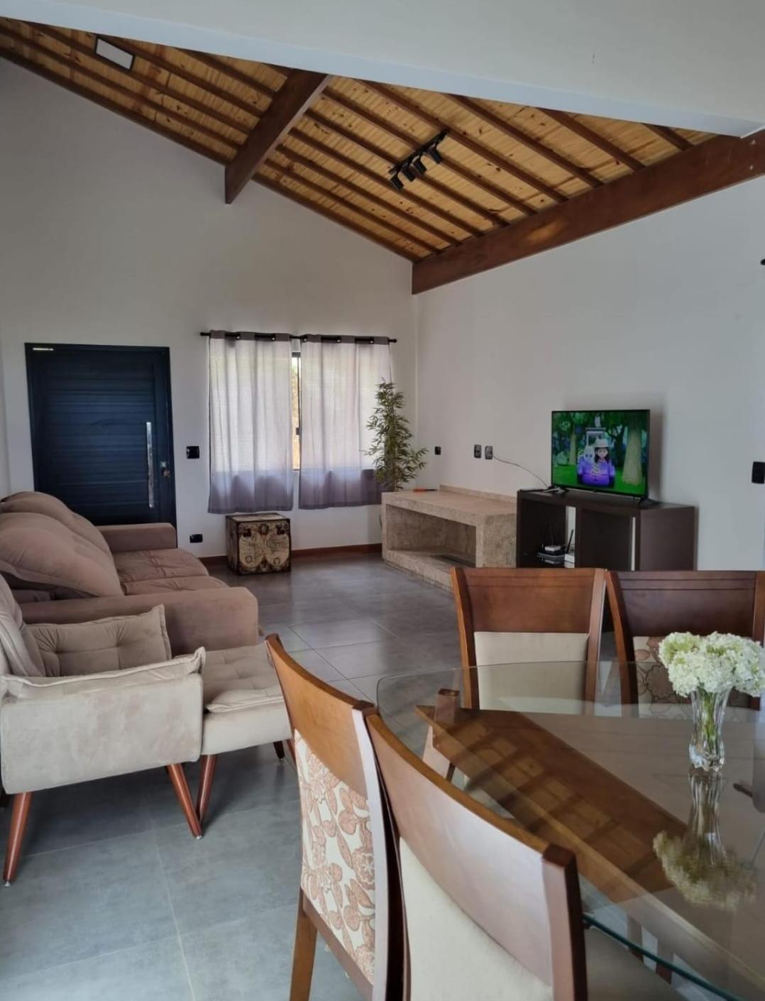 Casa de Campo aconchegante, com lareira interna