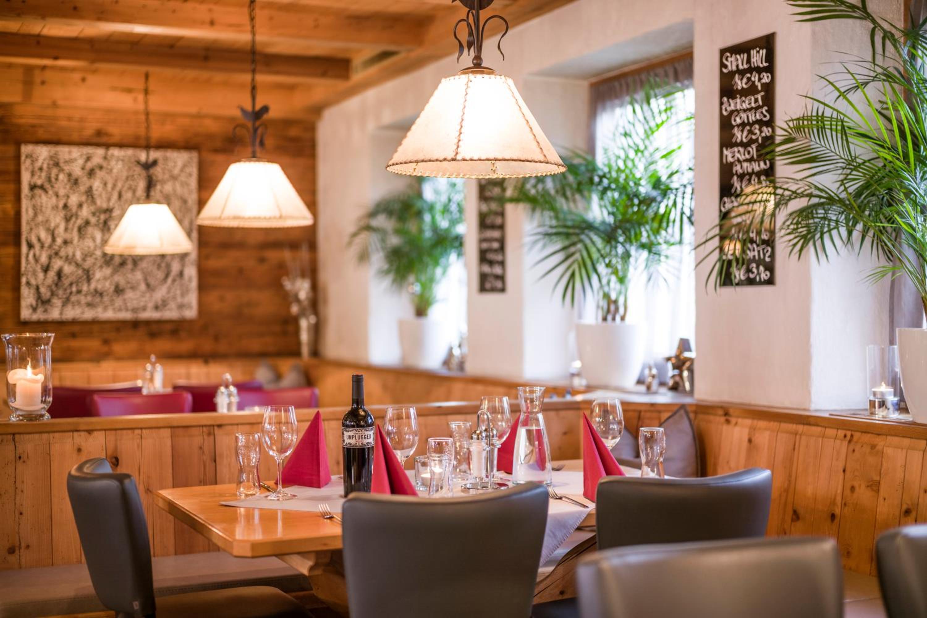 edelweiss lounge restaurant hotel pizza cafe billard gasthof