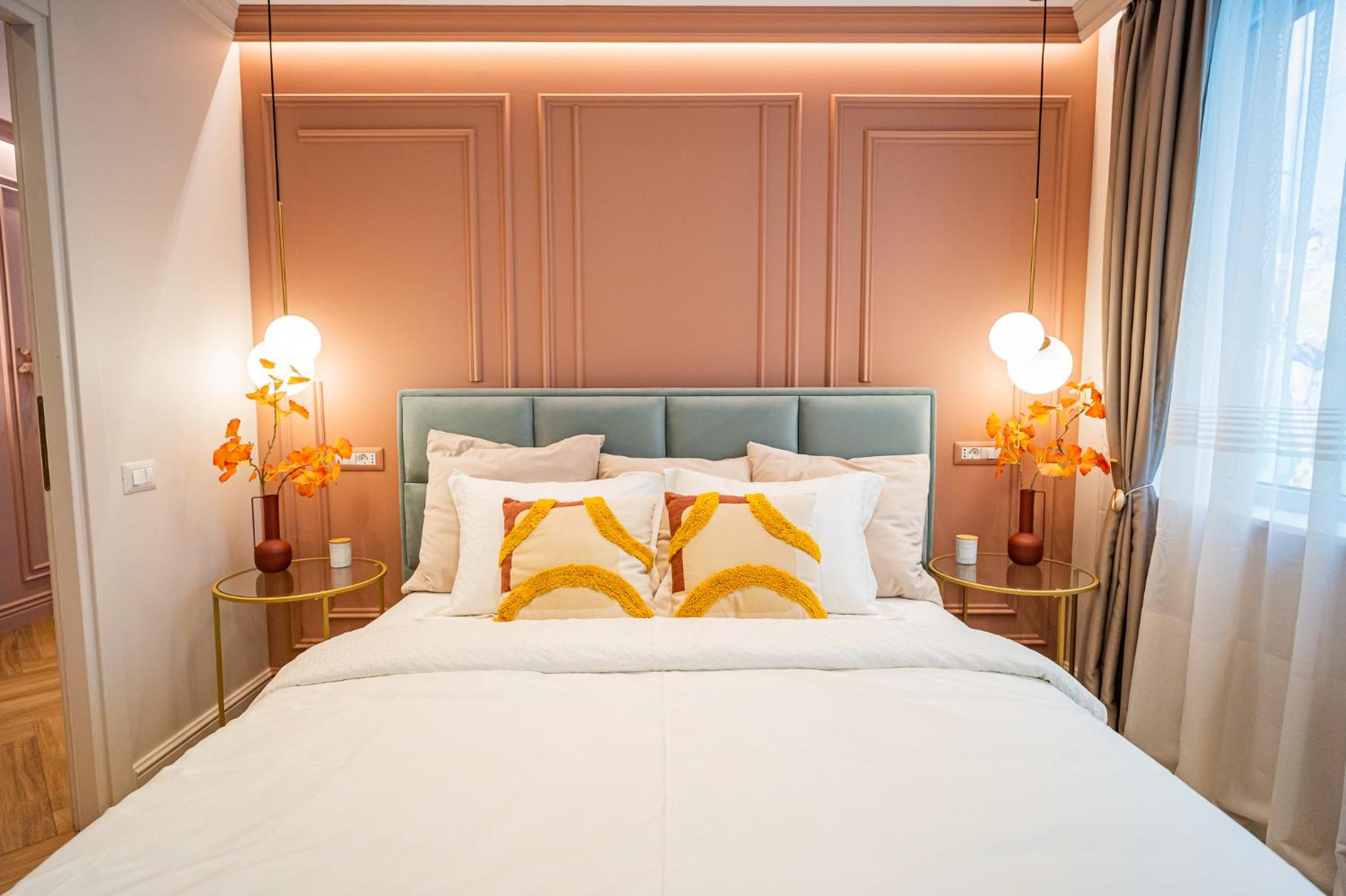 Victoriei Emerald & Pink Gems - Designer Apartments view 3