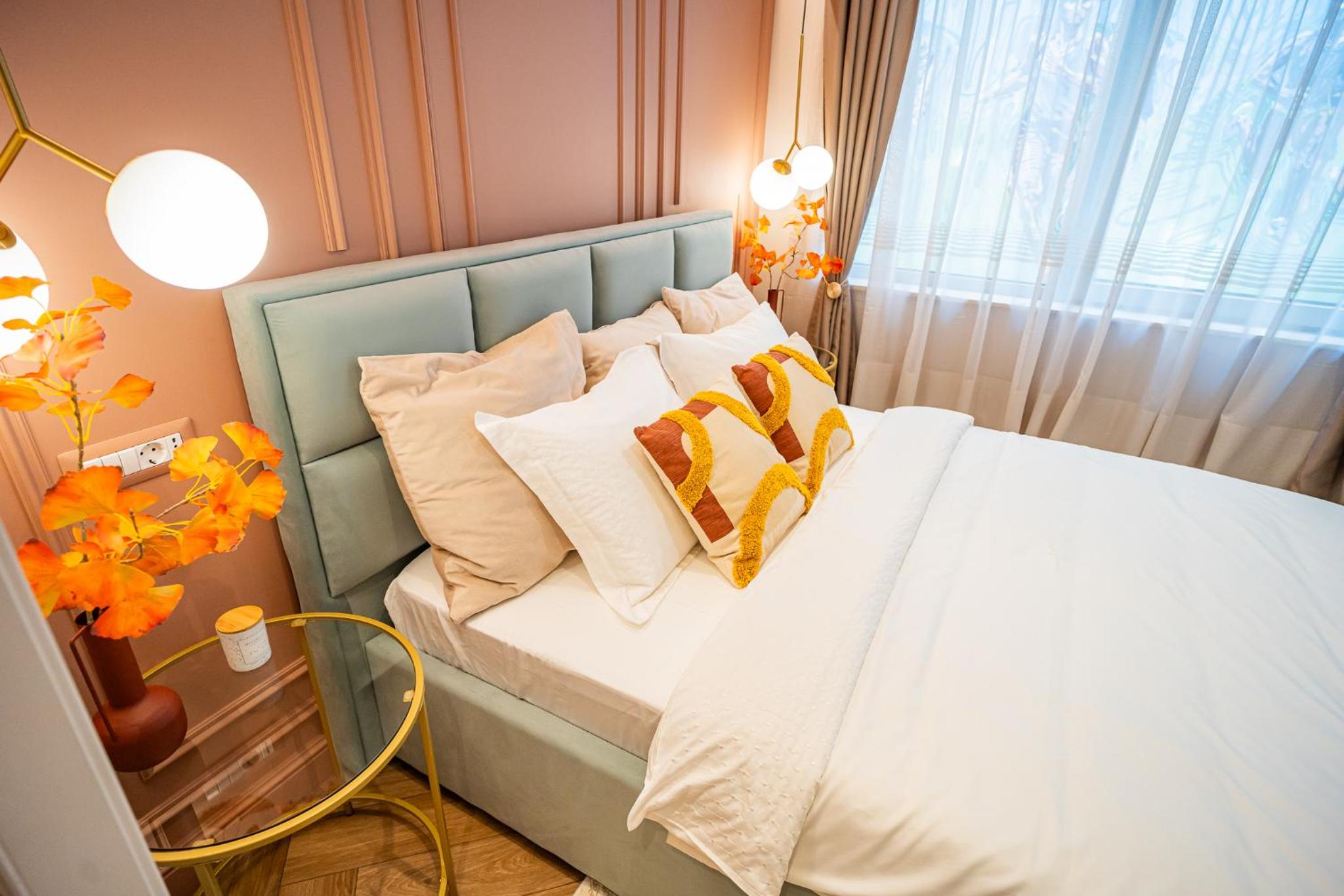 Victoriei Emerald & Pink Gems - Designer Apartments view 5