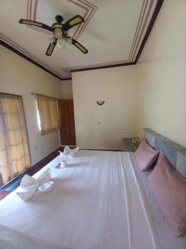 Dolphinbay Resort