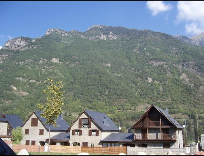 CHECK-IN CASAS La casa de Conques view 2