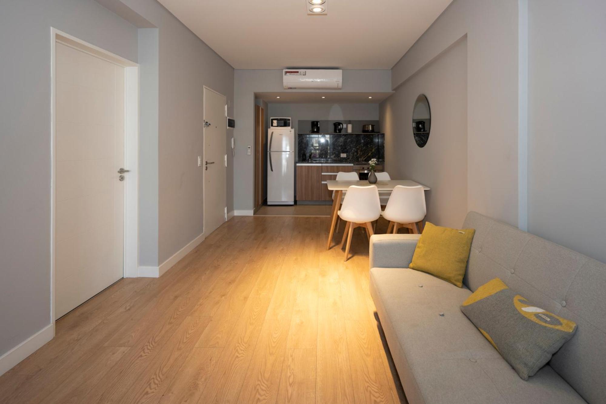 Confortable monoambiente en Almagro, a pasos del Hospital -G1-
