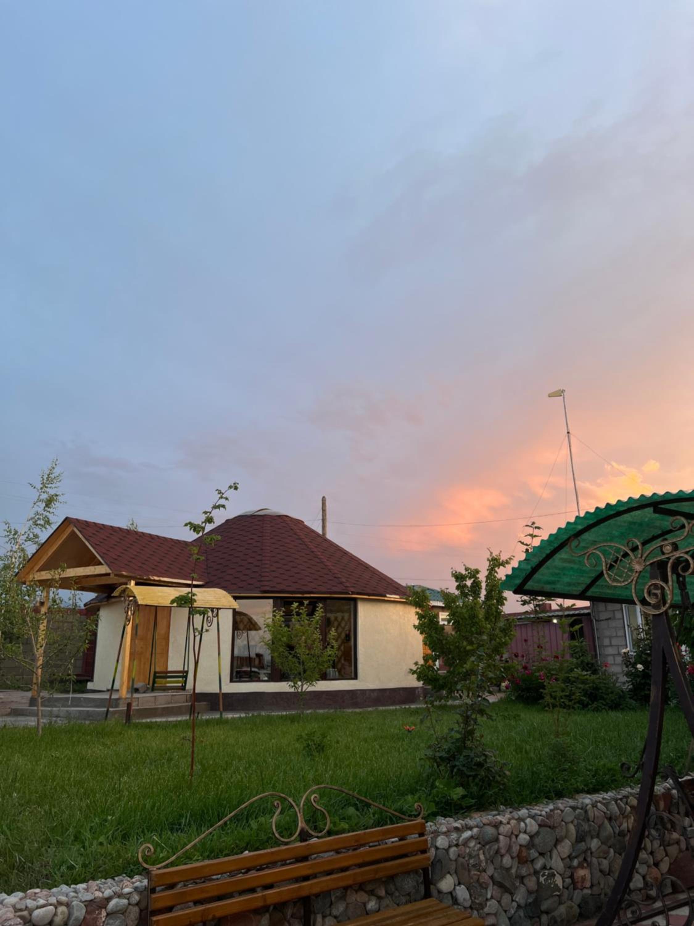 Guest house and yurt camp Svetlana