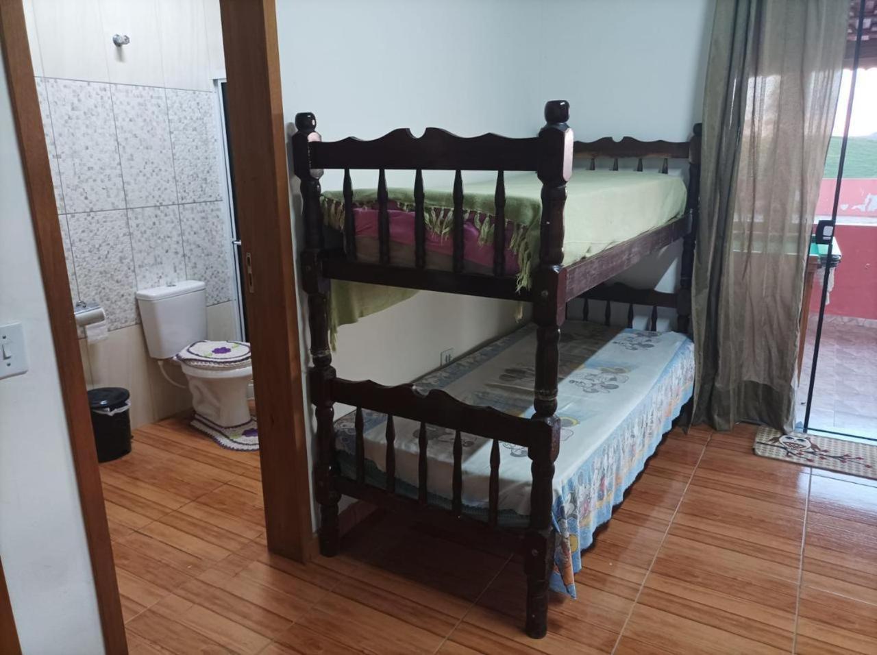 Chácara com Piscina e Lareira para Alugar em Munhoz MG