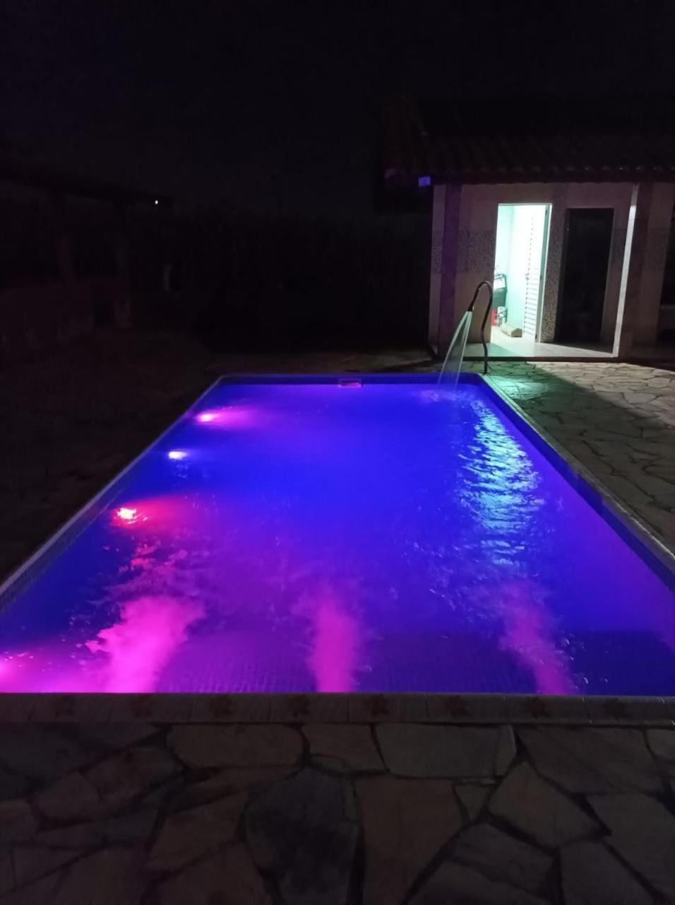 Chácara com Piscina e Lareira para Alugar em Munhoz MG