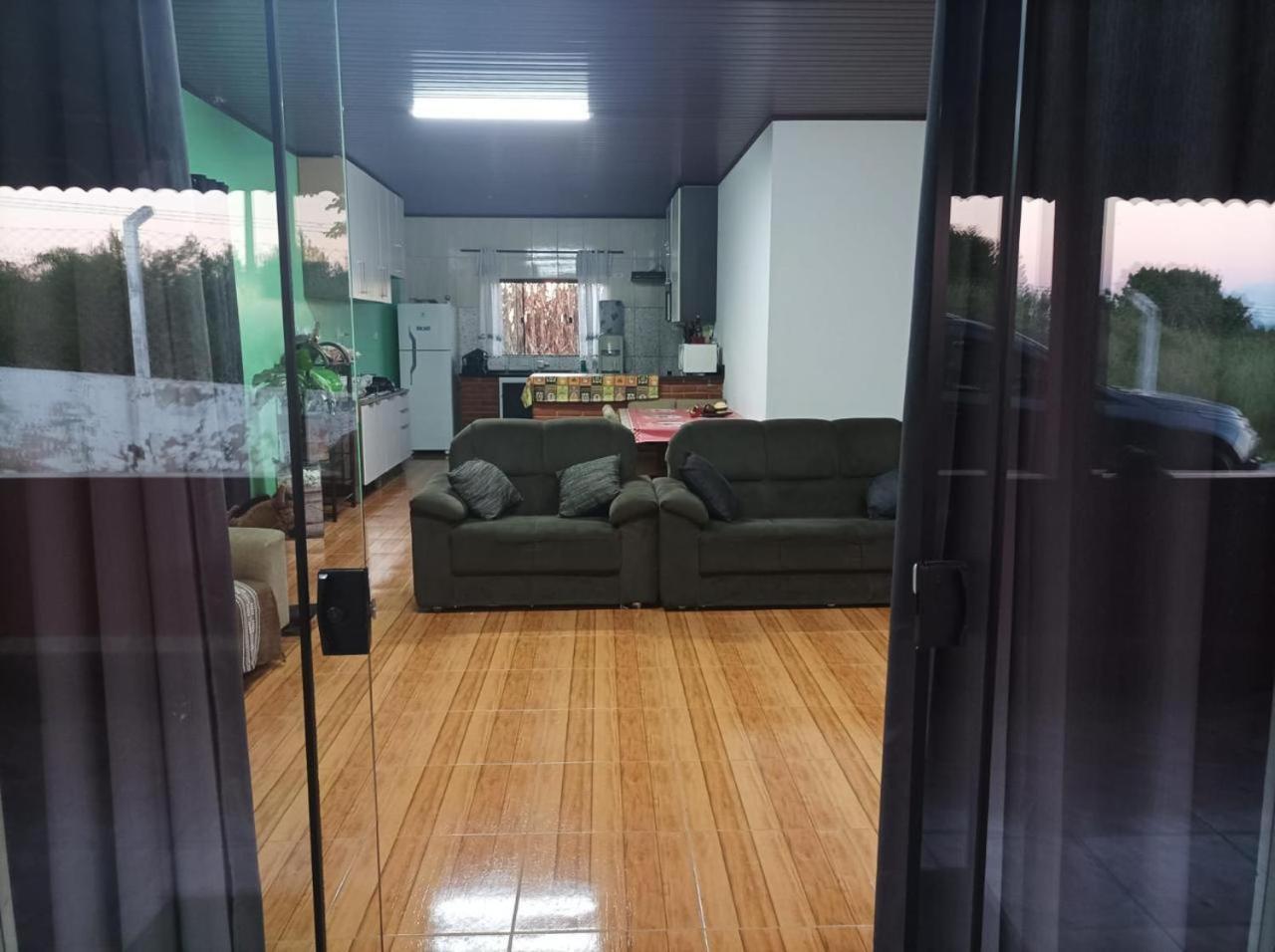 Chácara com Piscina e Lareira para Alugar em Munhoz MG