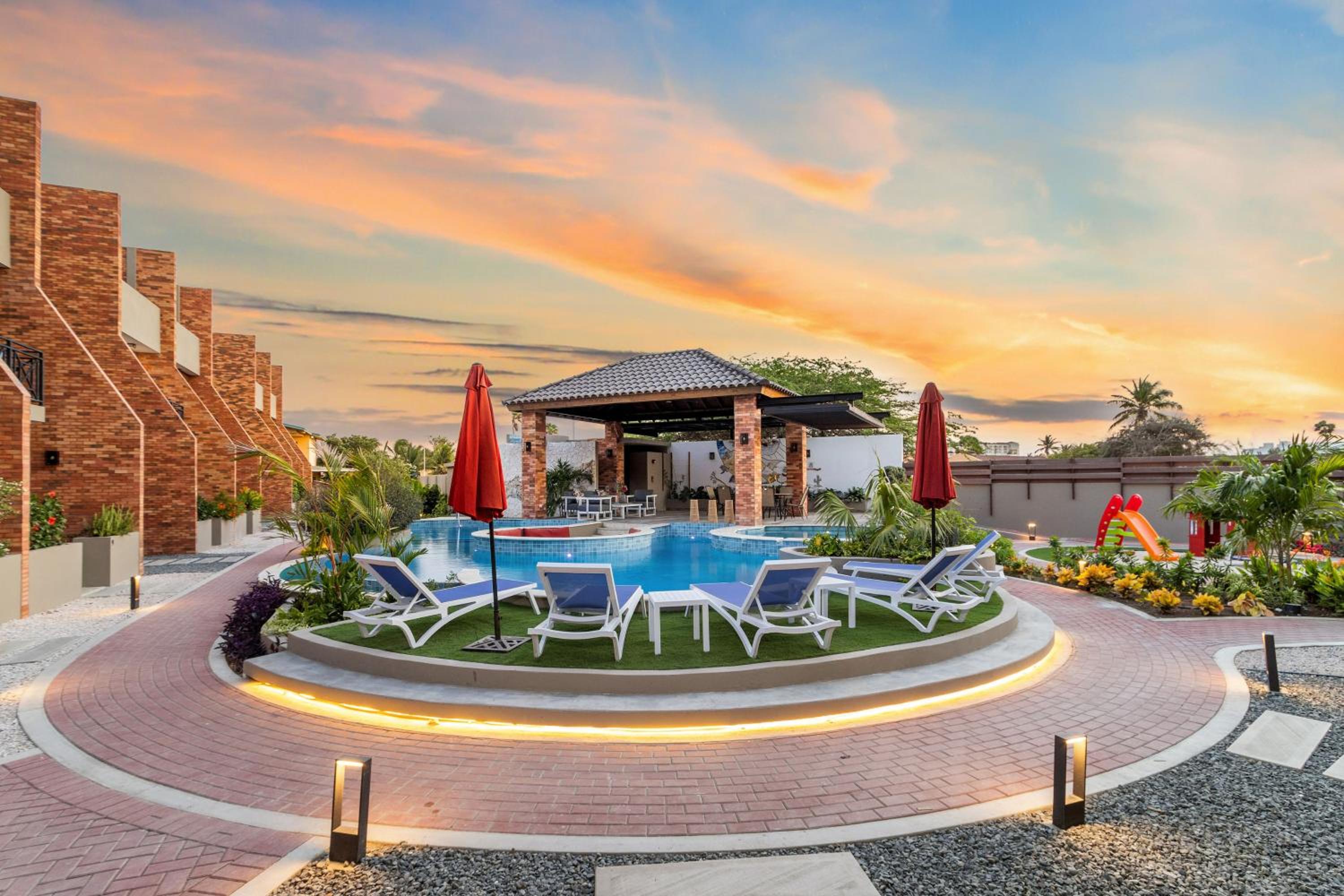 Bocobay Porta al Sole - Luxury Condos 5 min Walk to Ritz and Palm Beach