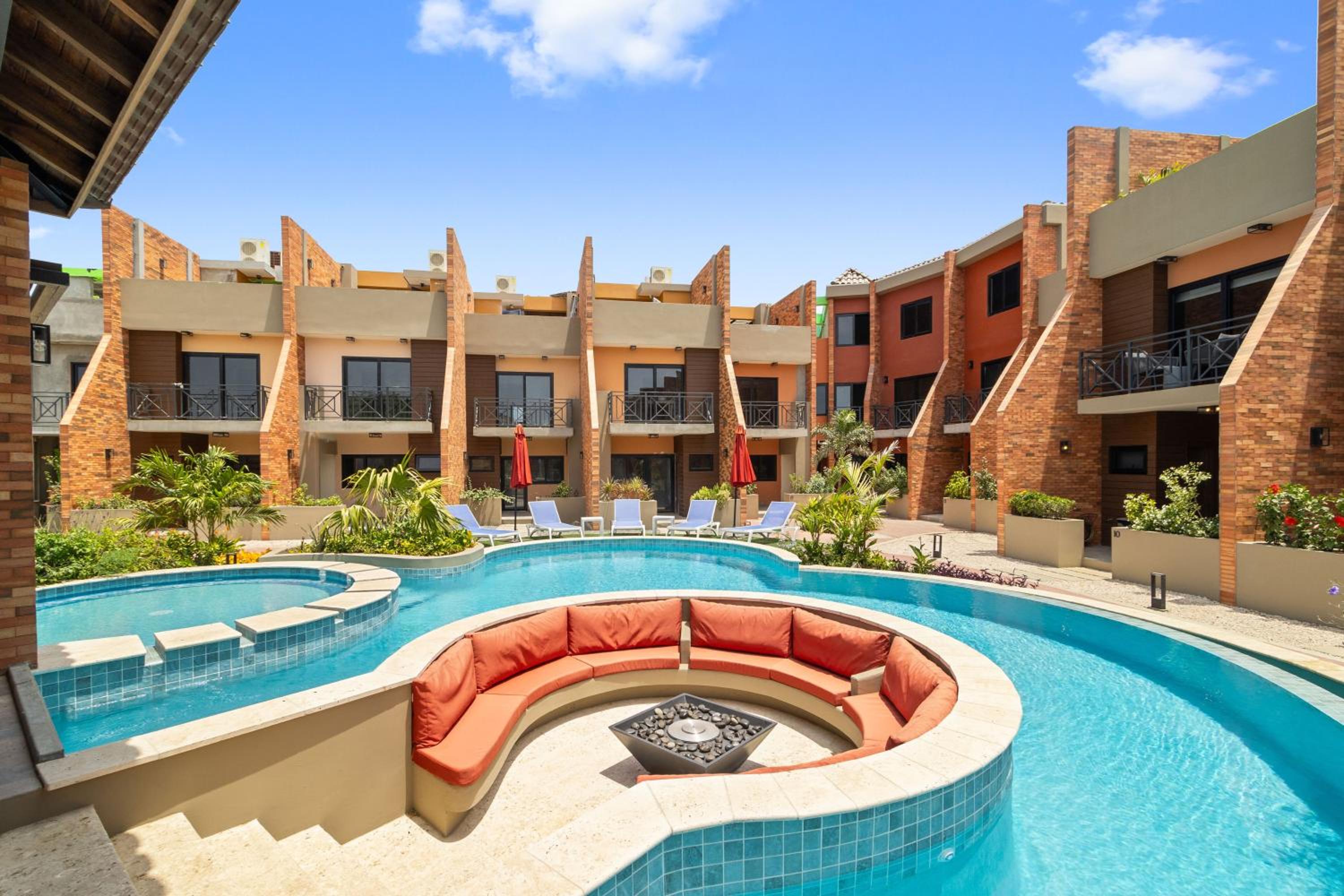 Bocobay Porta al Sole - Luxury Condos 5 min Walk to Ritz and Palm Beach