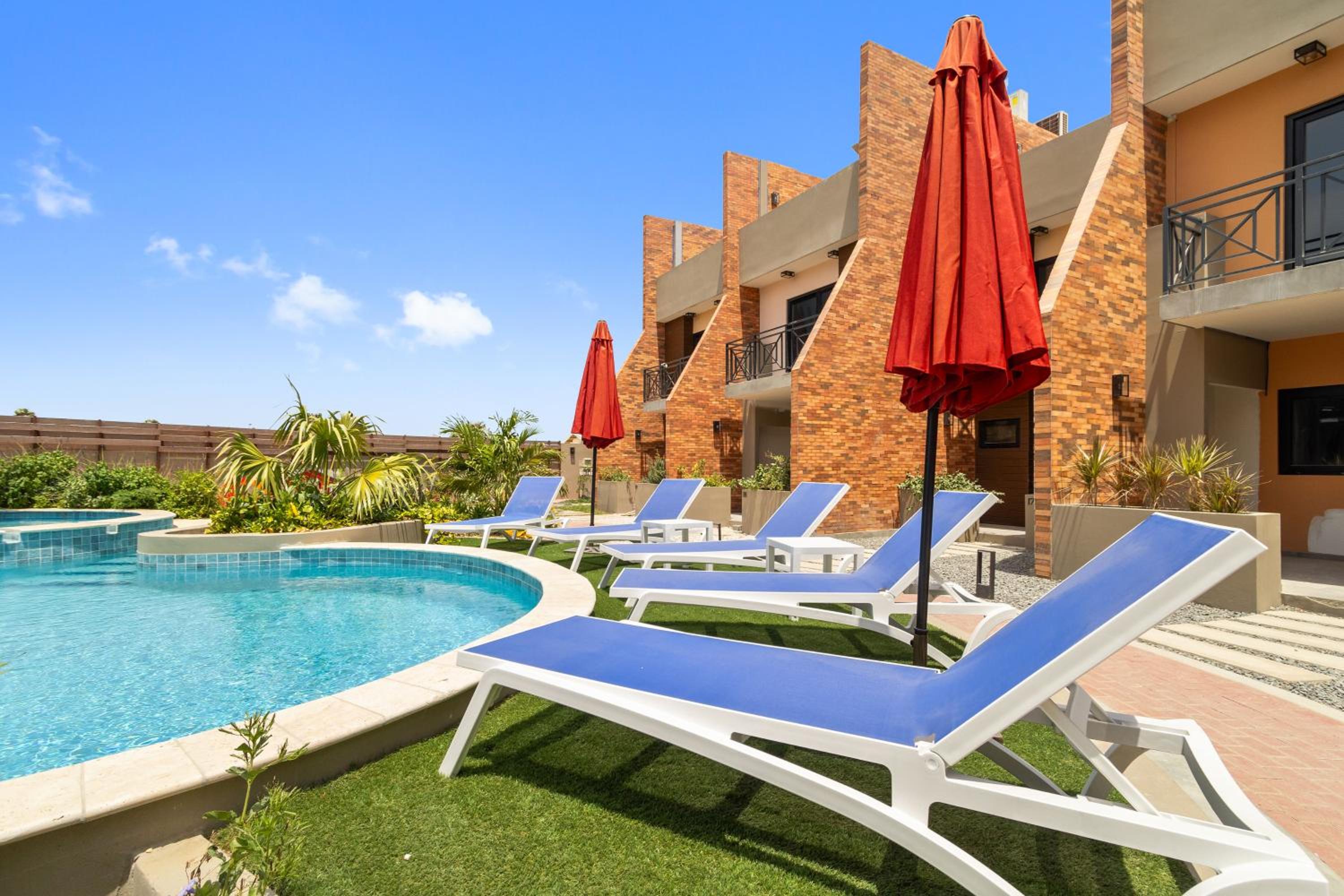 Bocobay Porta al Sole - Luxury Condos 5 min Walk to Ritz and Palm Beach