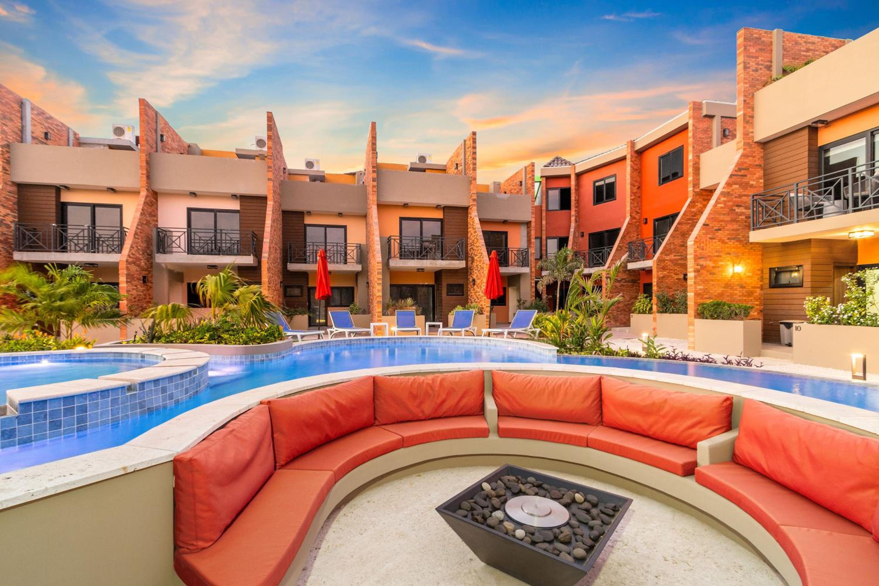 Bocobay Porta al Sole - Luxury Condos 5 min Walk to Ritz and Palm Beach