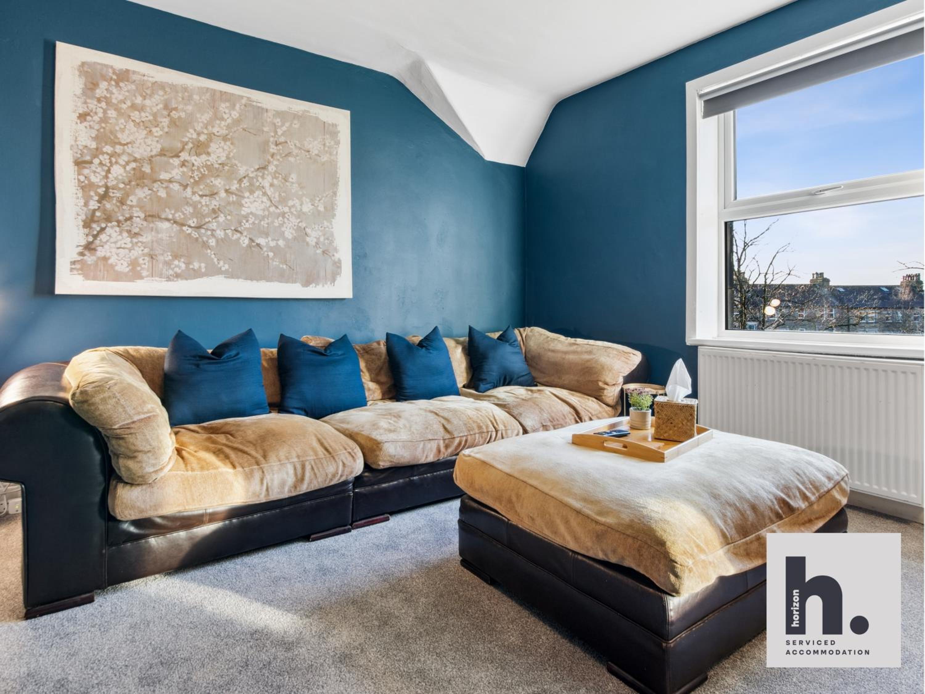FREE Parking - Dog Friendly - Relocating - LT view 4