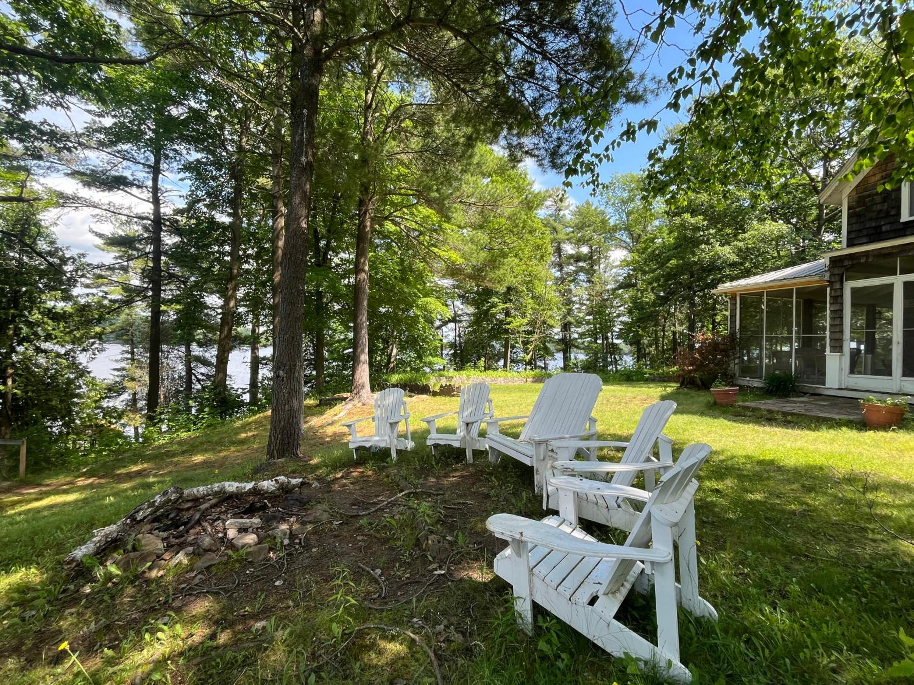 Family Cottage Sheep Island
