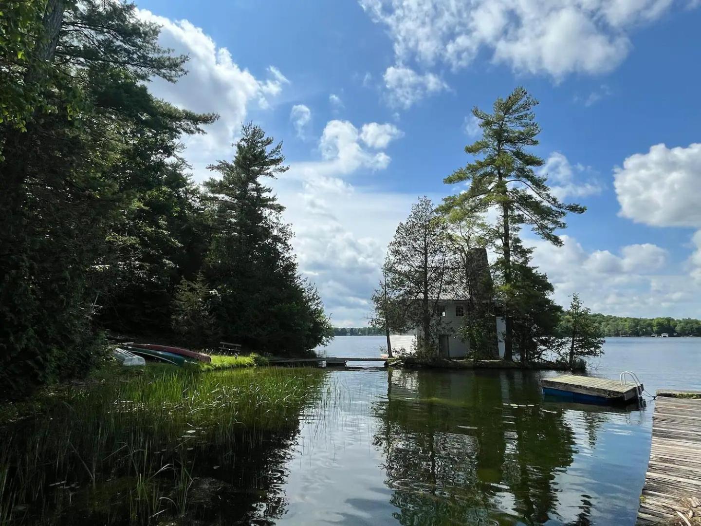 Family Cottage Sheep Island