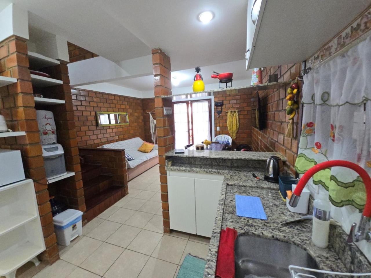 Chalé Aconchegante com Vista para Piscina