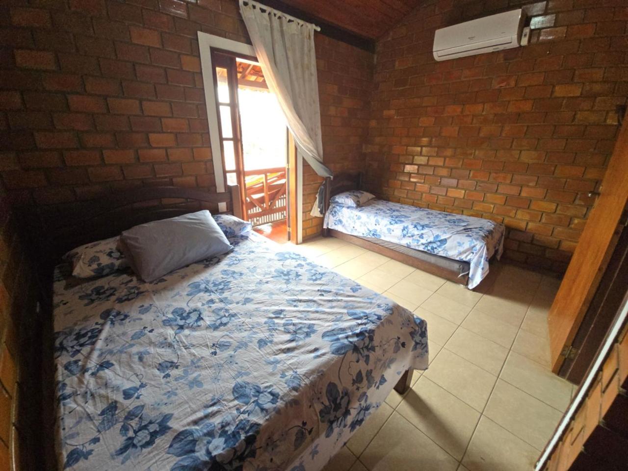 Chalé Aconchegante com Vista para Piscina