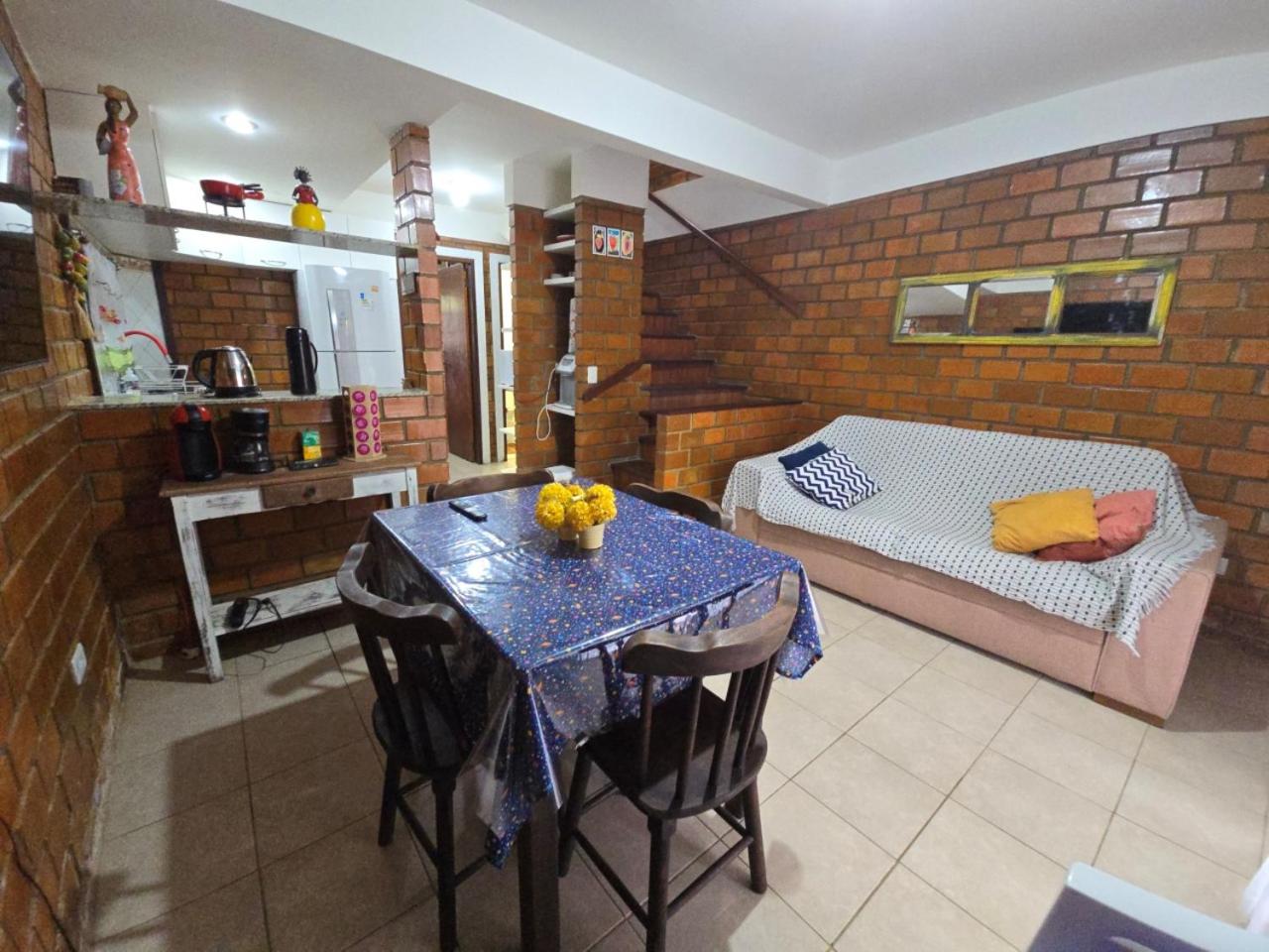 Chalé Aconchegante com Vista para Piscina