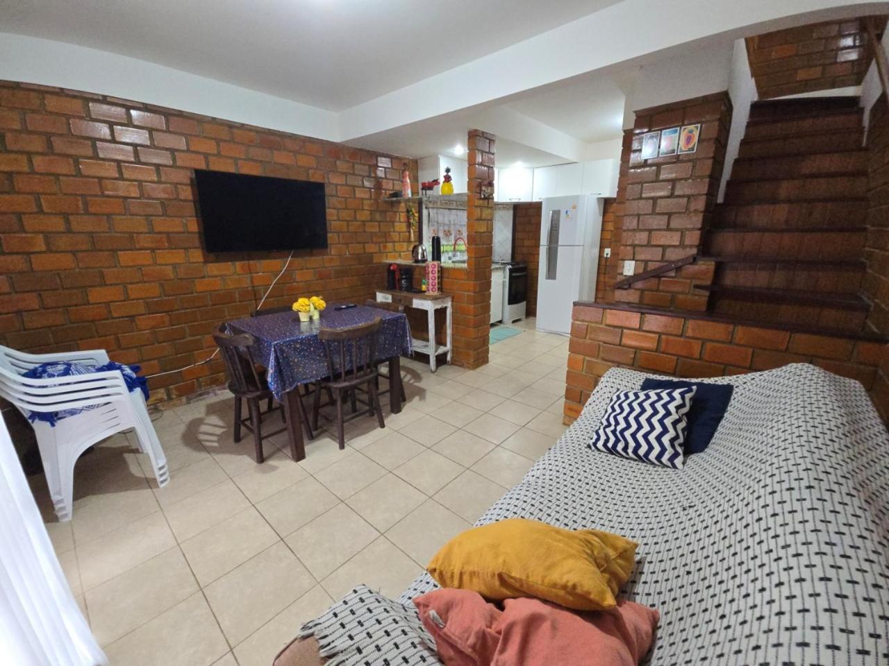 Chalé Aconchegante com Vista para Piscina