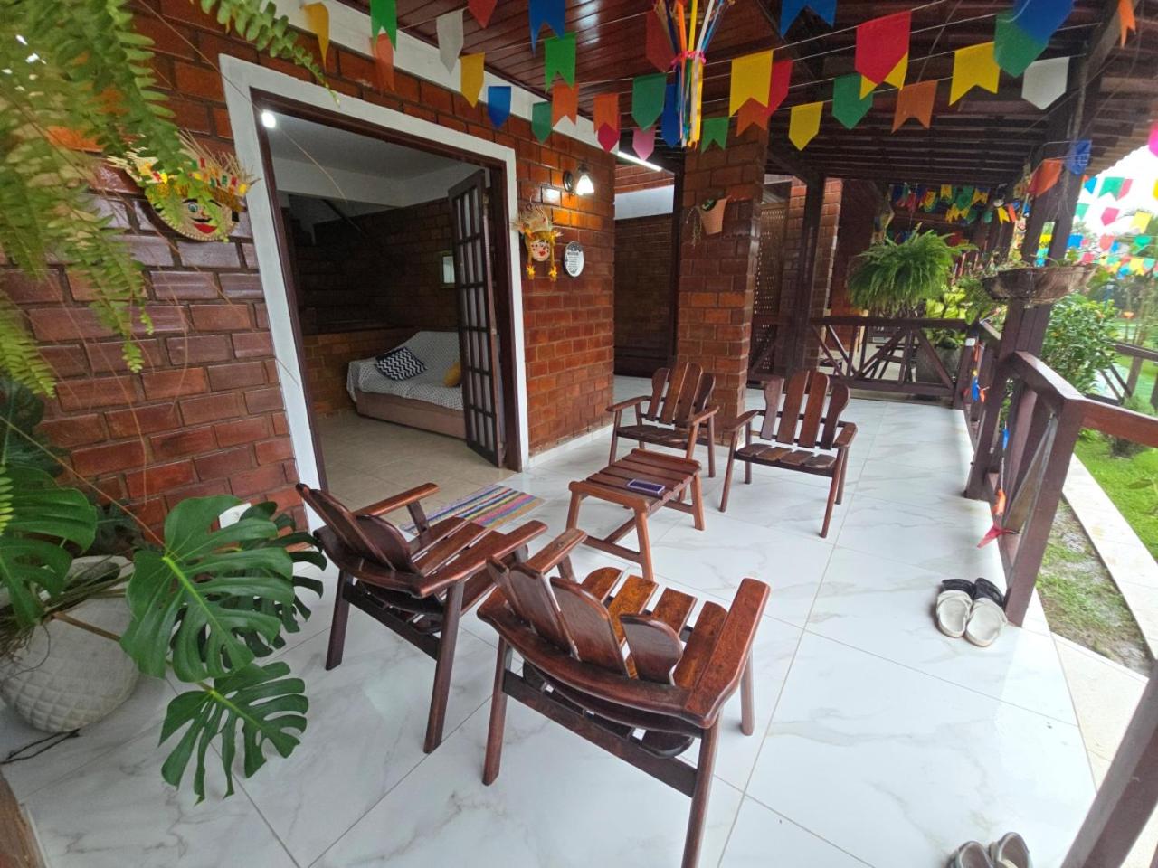Chalé Aconchegante com Vista para Piscina