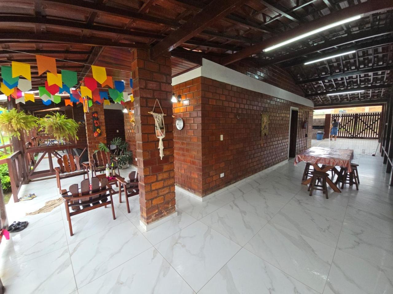 Chalé Aconchegante com Vista para Piscina