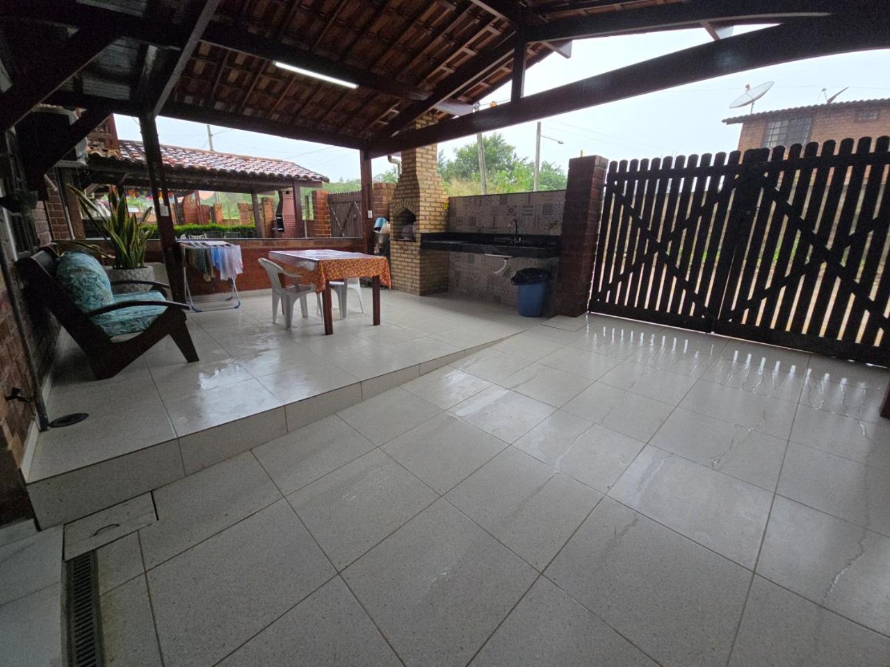 Chalé Aconchegante com Vista para Piscina