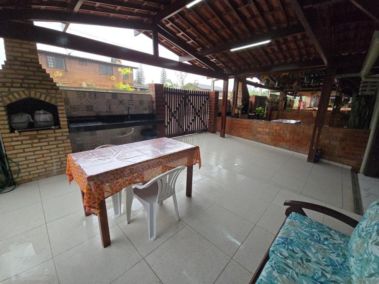 Chalé Aconchegante com Vista para Piscina