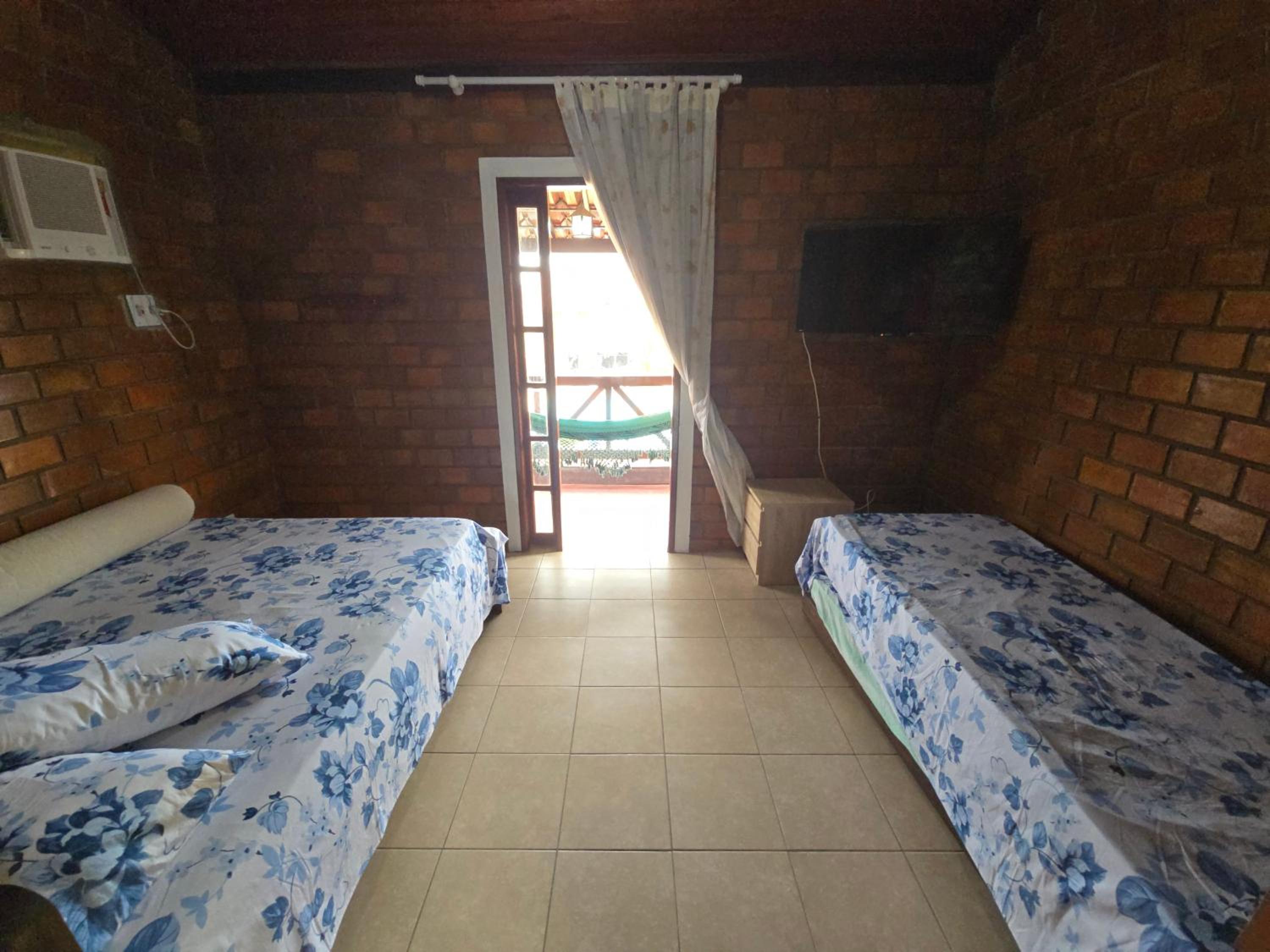 Chalé Aconchegante com Vista para Piscina