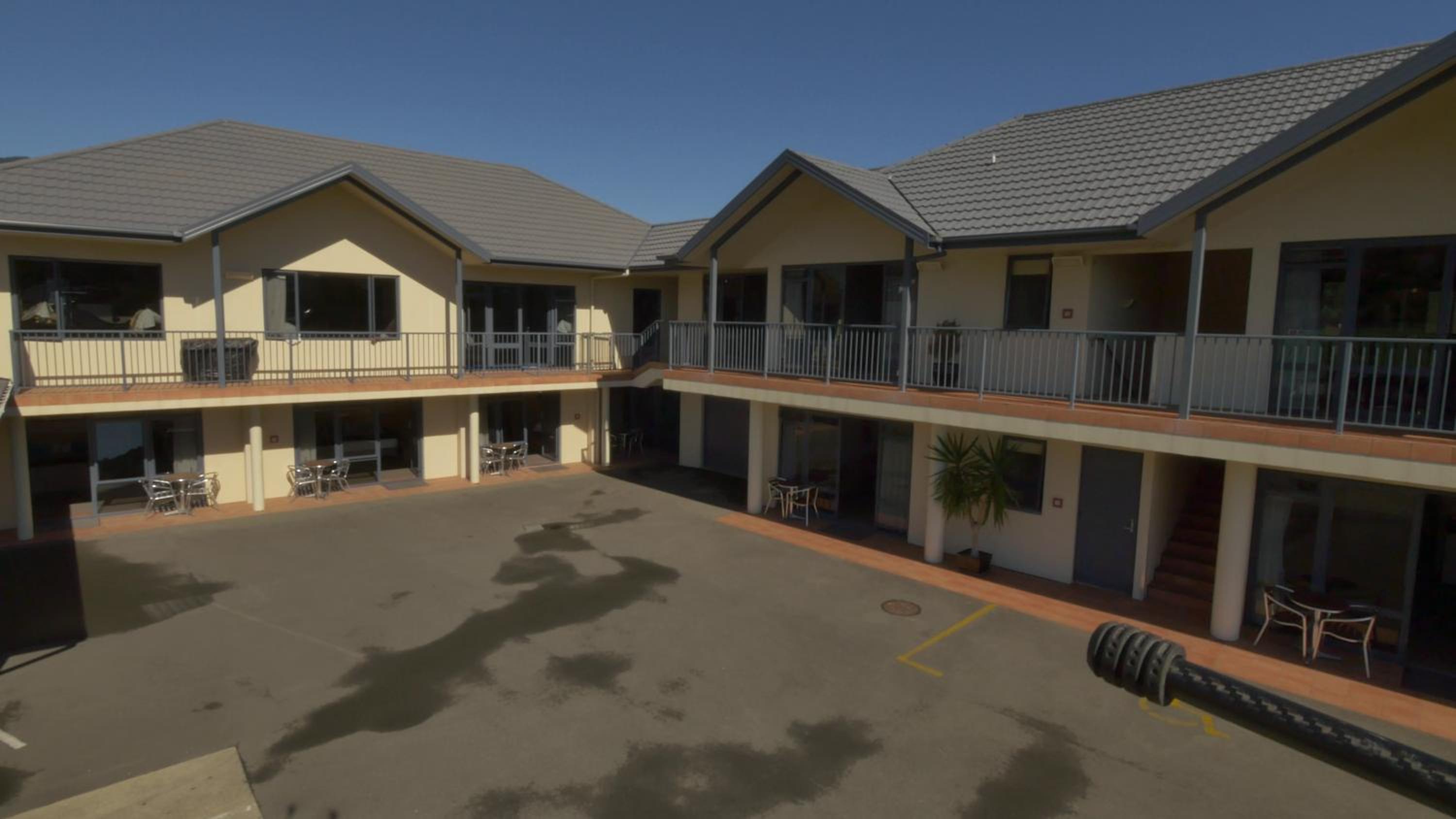 Broadway Motel view 2