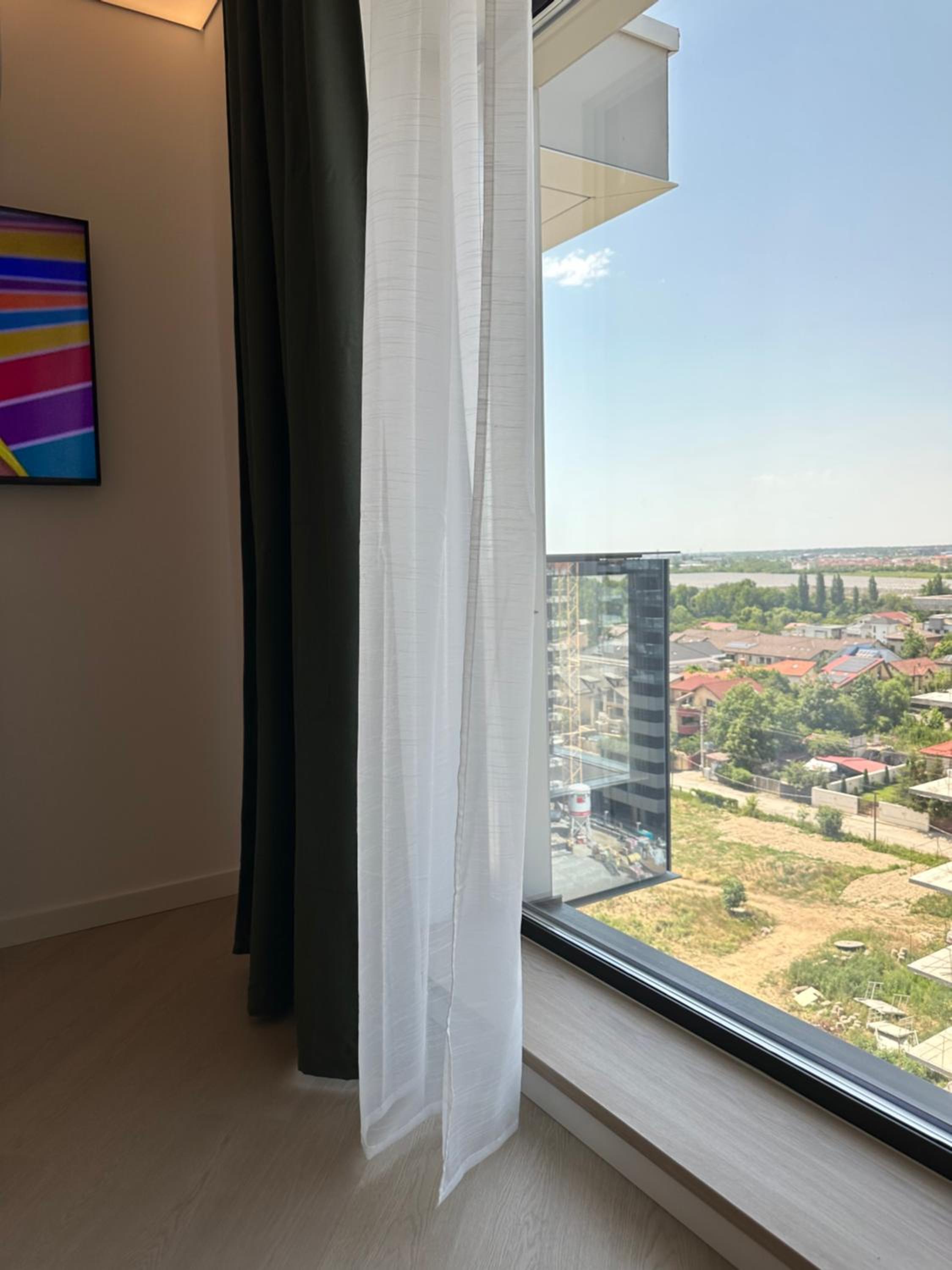 Cortina North New Luxury Apartment with Parking- Self Check in