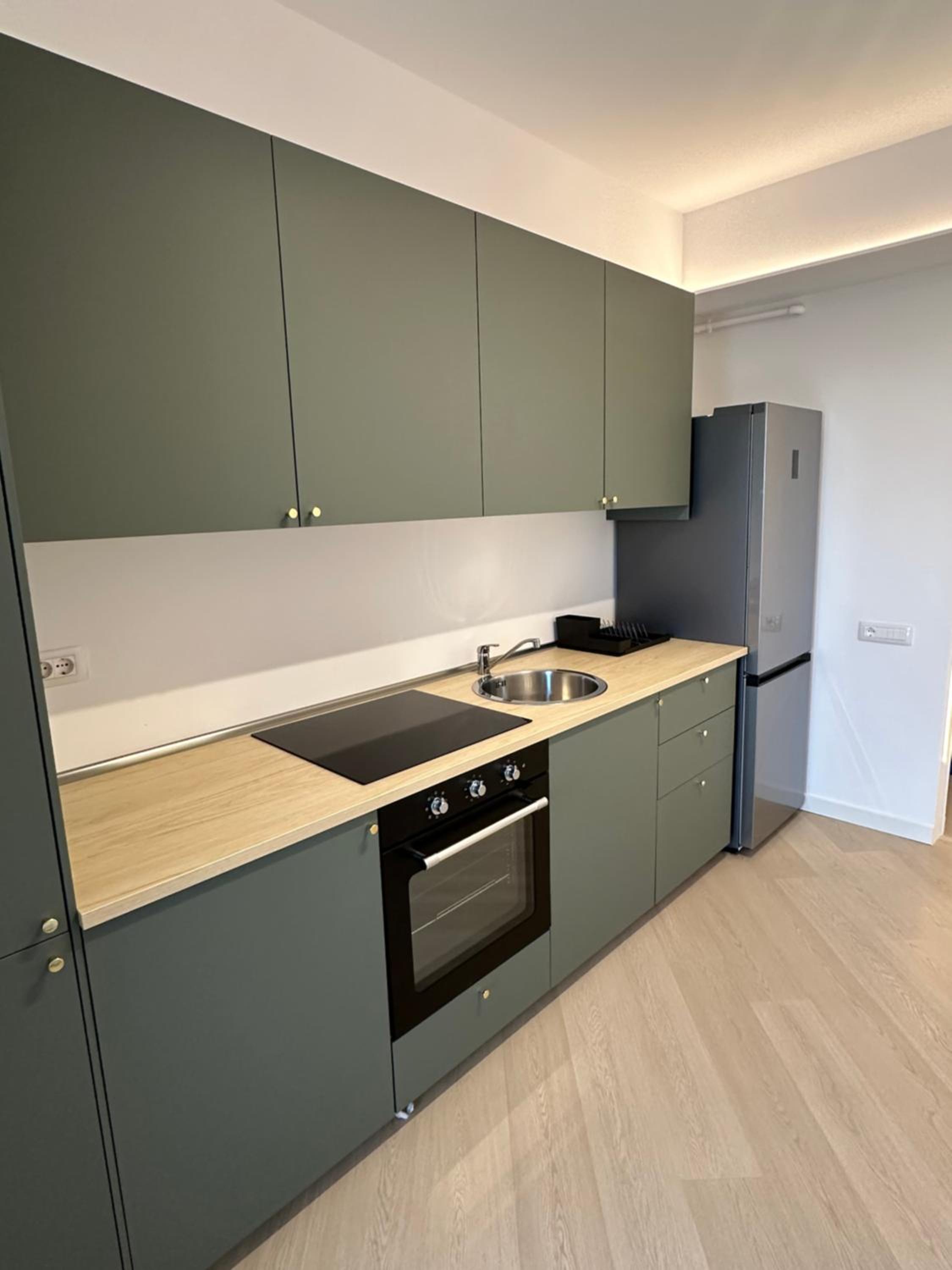 Cortina North New Luxury Apartment with Parking- Self Check in