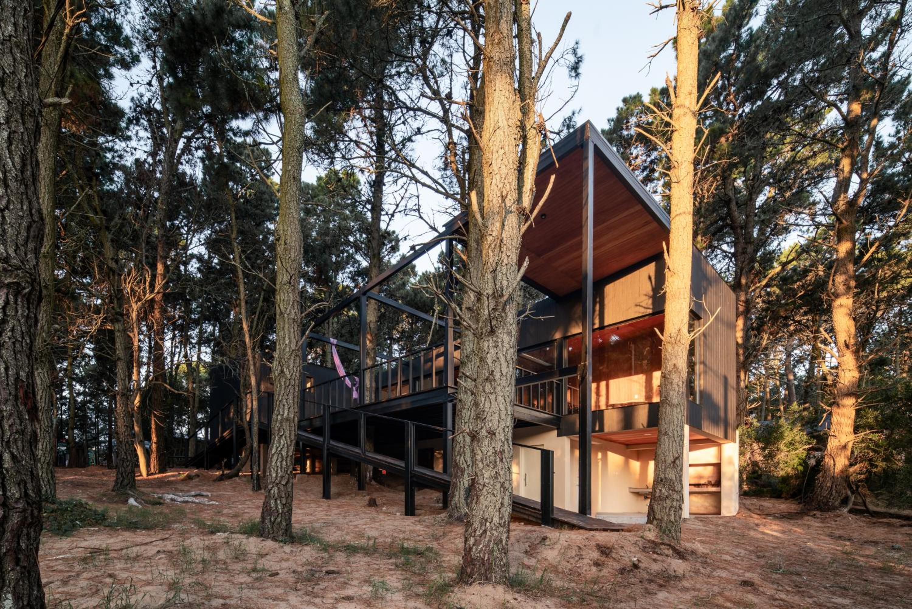 Increible Casa de Diseño en el Bosque! - 8 personas - Mar de las Pampas