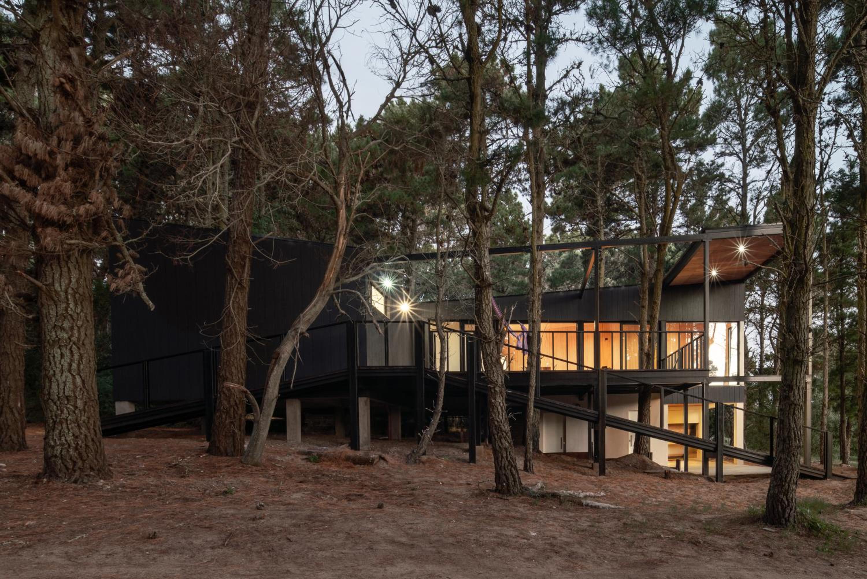 Increible Casa de Diseño en el Bosque! - 8 personas - Mar de las Pampas