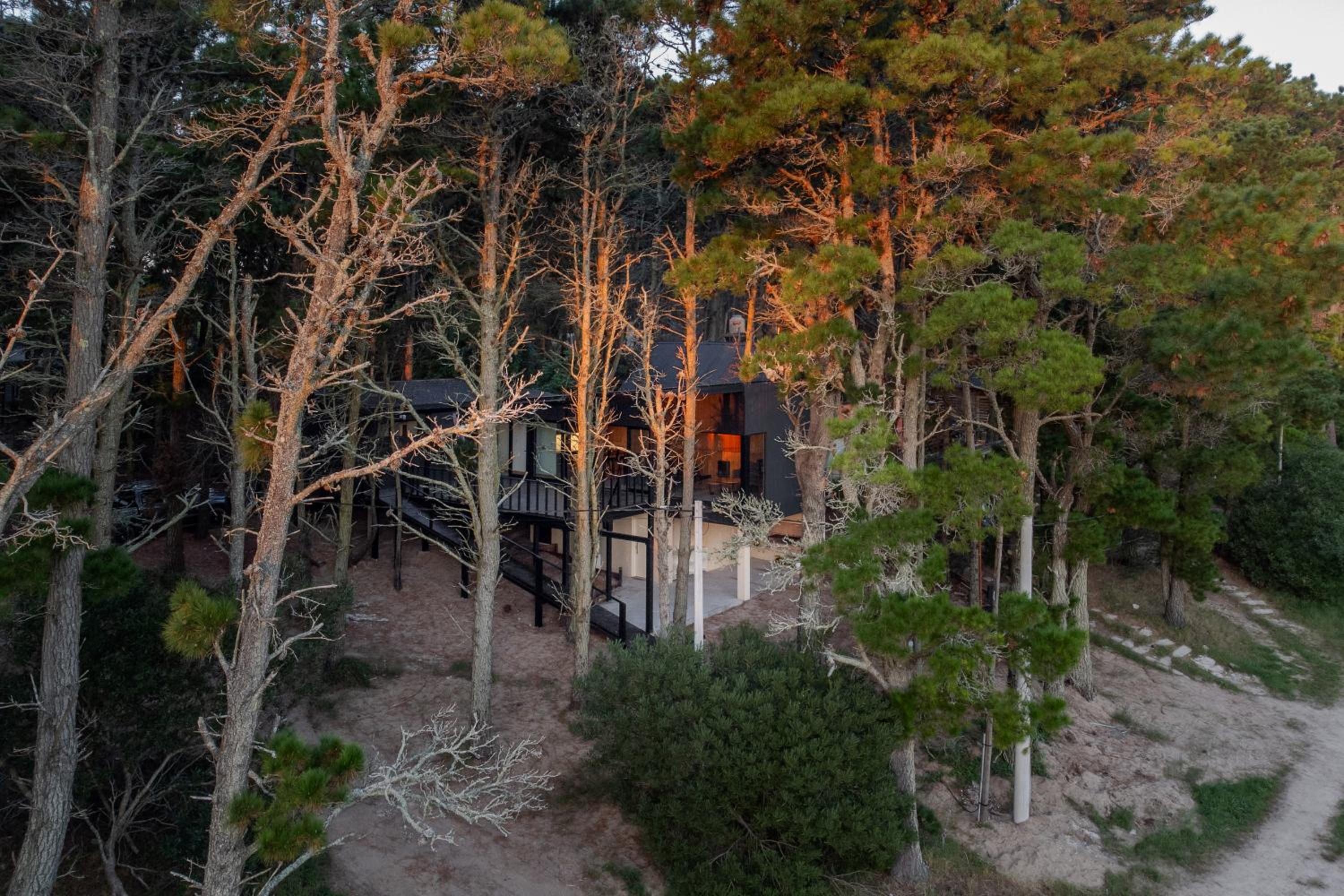 Increible Casa de Diseño en el Bosque! - 8 personas - Mar de las Pampas