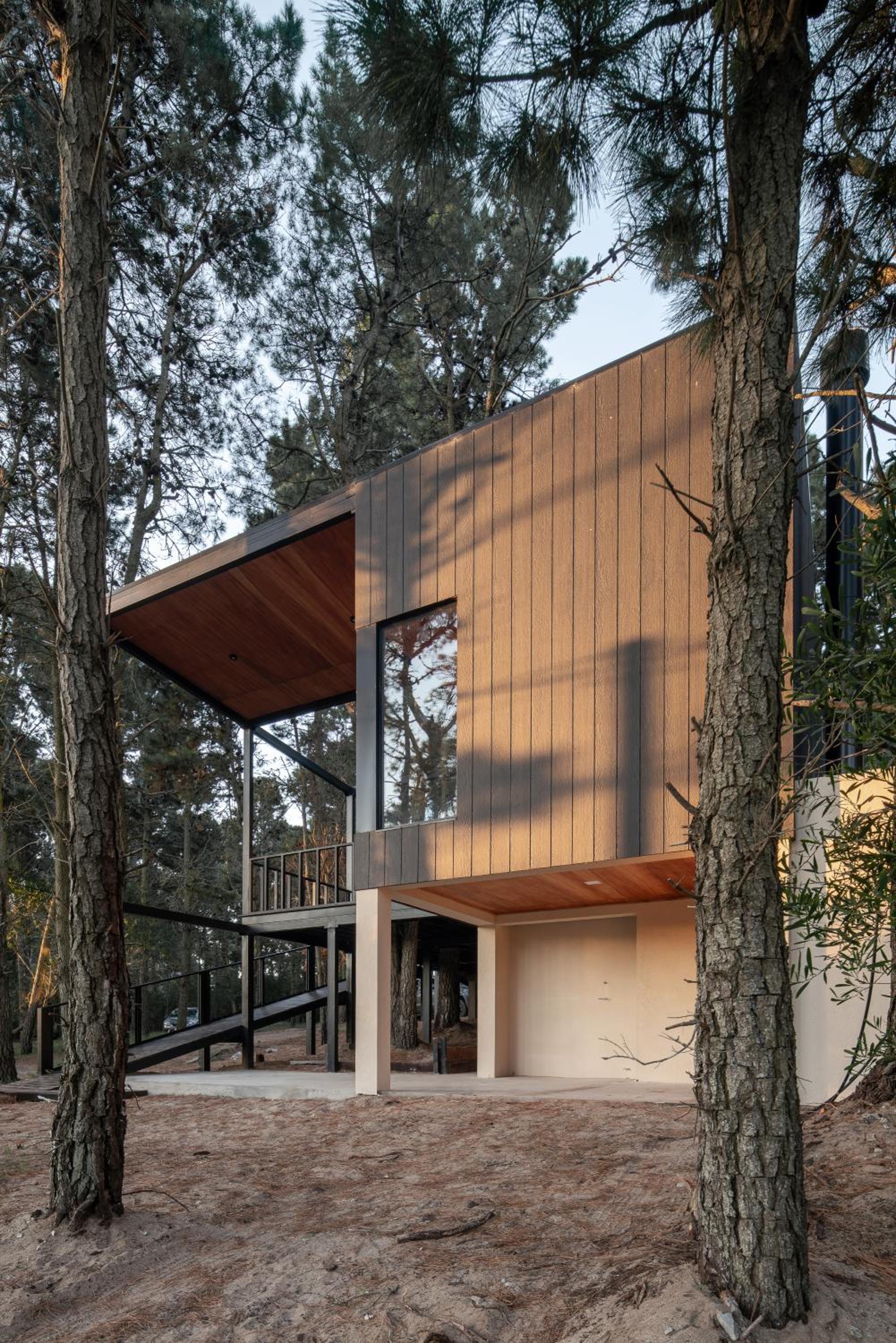 Increible Casa de Diseño en el Bosque! - 8 personas - Mar de las Pampas