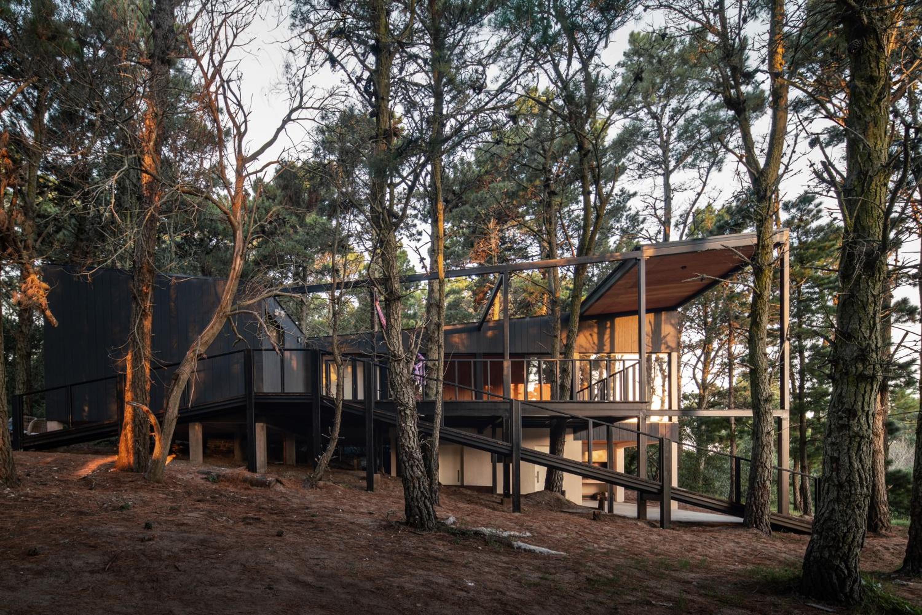 Increible Casa de Diseño en el Bosque! - 8 personas - Mar de las Pampas