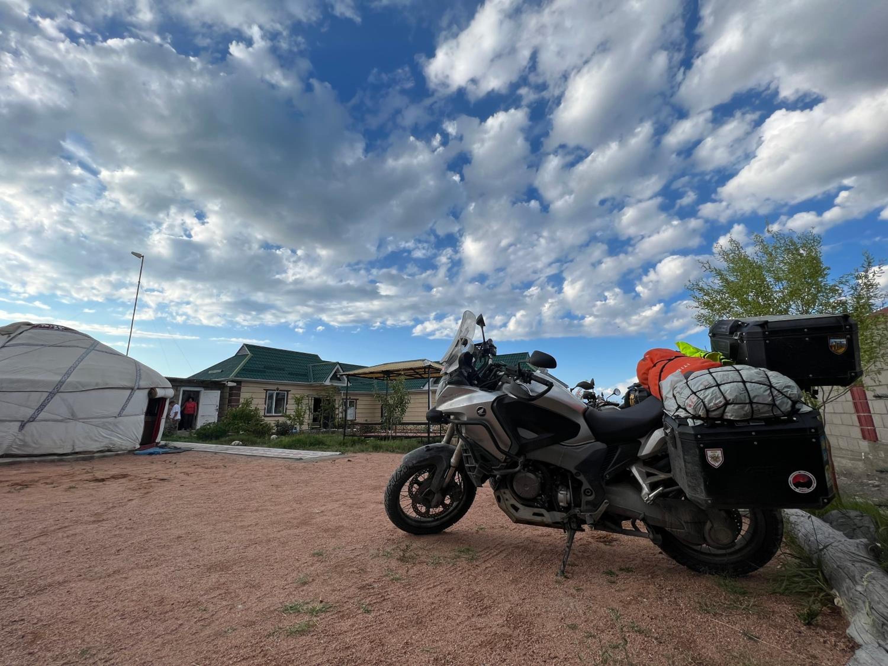 Guest house and yurt camp Svetlana