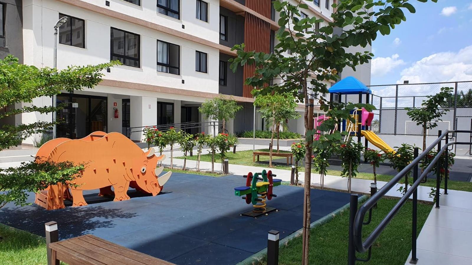 Apto 4 andar com vista incrível para piscina