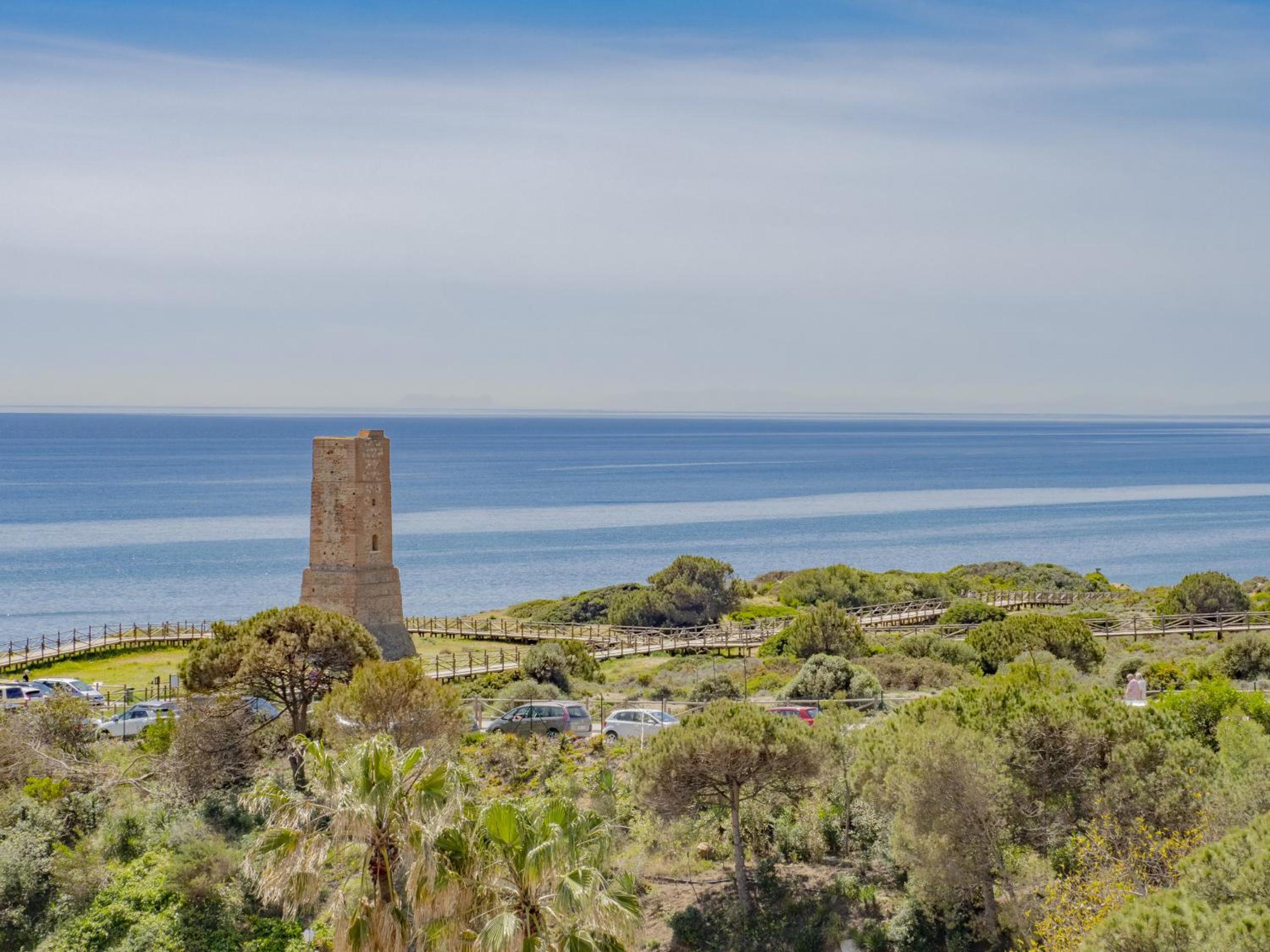 Cubo's Estudio Cabopino Port & Parking view 2