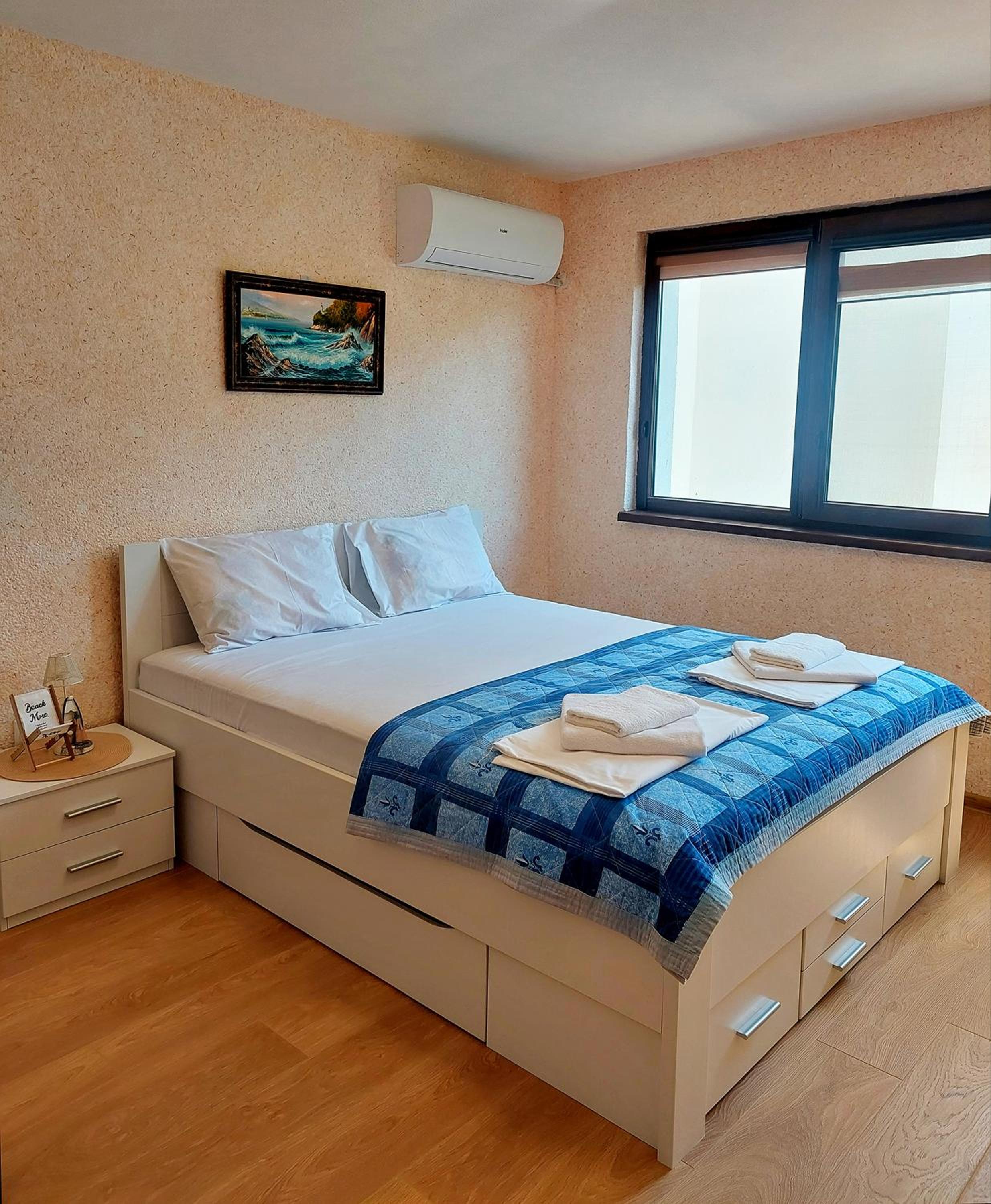 Forest View Apartment